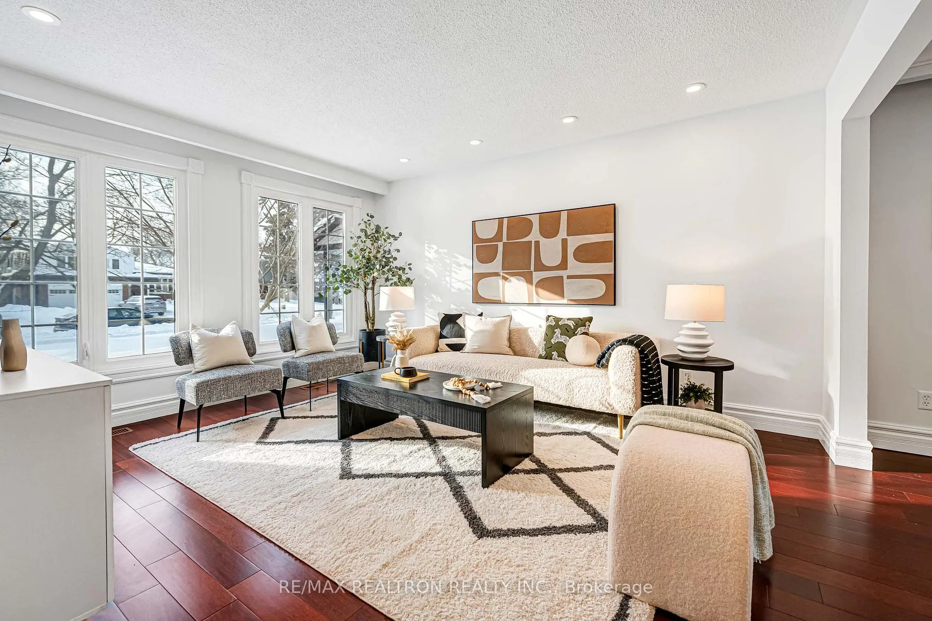 Photo 6 of 40 Ferrah Street, Markham, Unionville — HOMEH