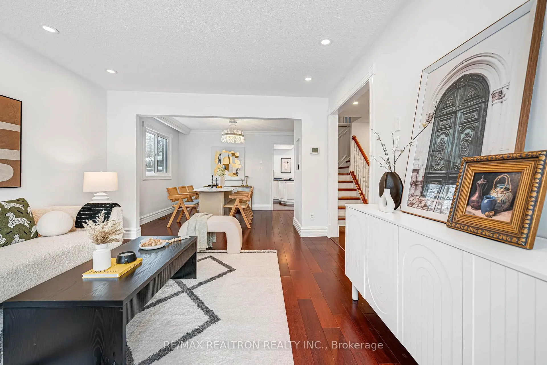 Photo 8 of 40 Ferrah Street, Markham, Unionville — HOMEH