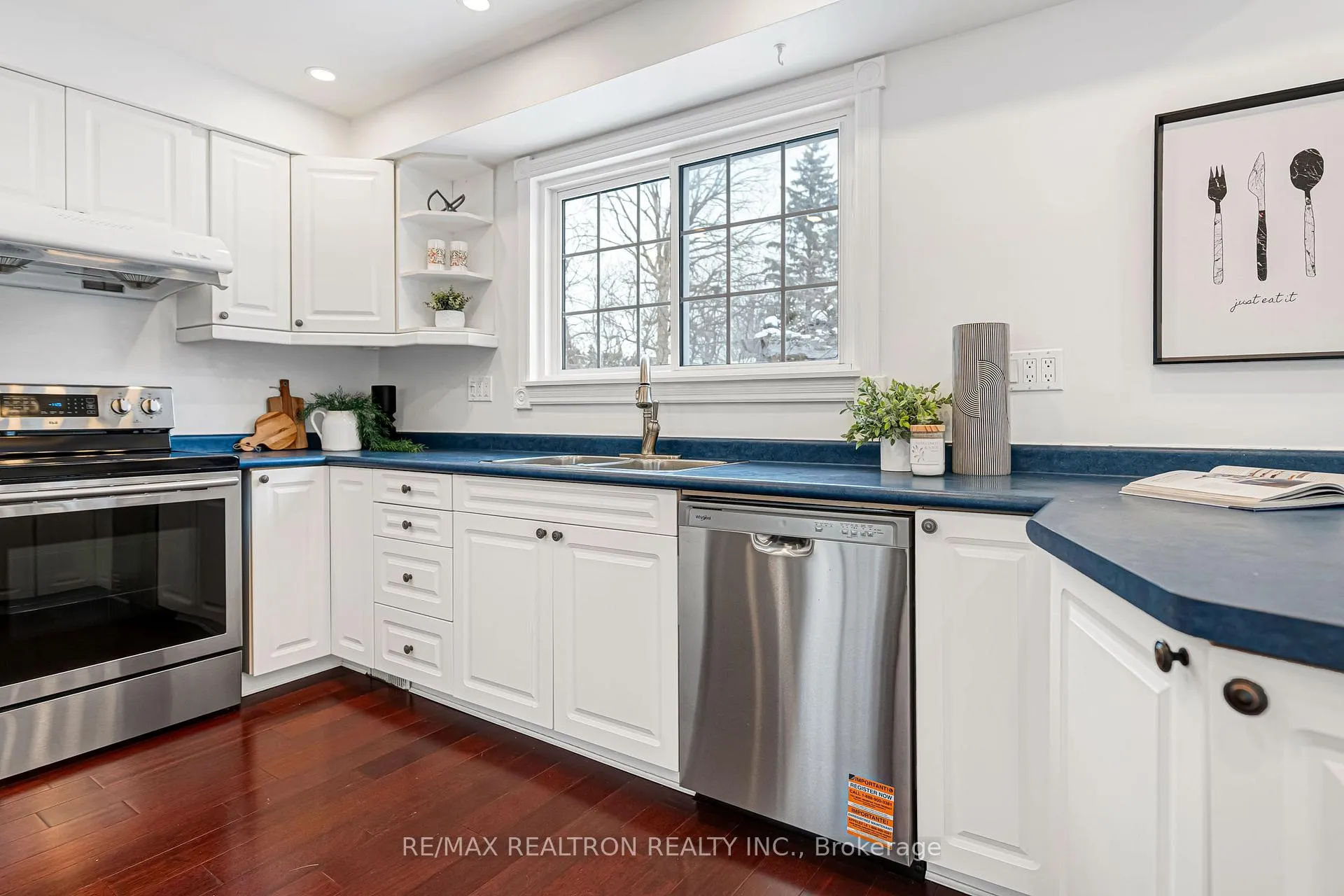 Photo 30 of 40 Ferrah Street, Markham, Unionville — HOMEH