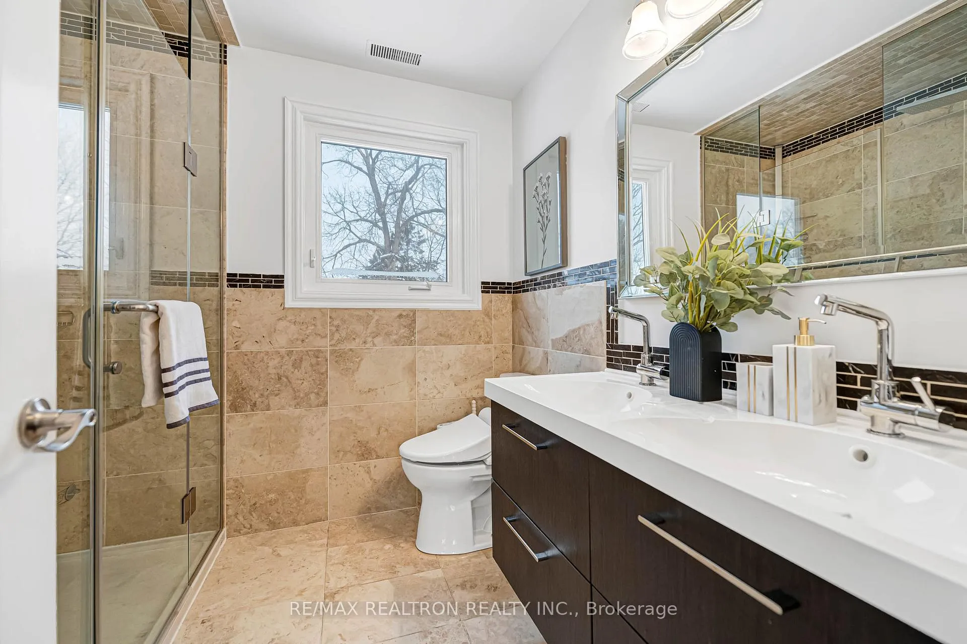 Photo 35 of 40 Ferrah Street, Markham, Unionville — HOMEH