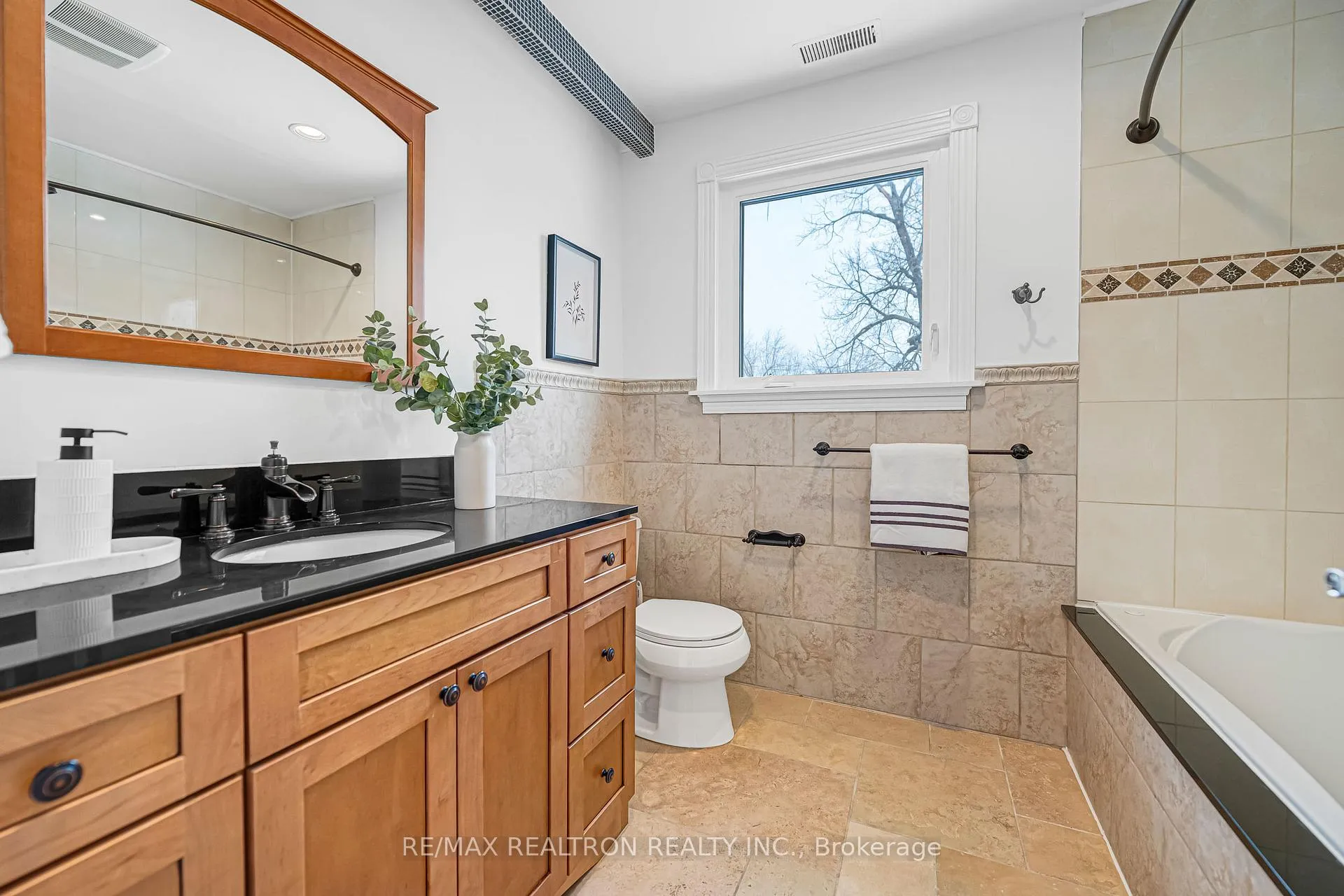 Photo 36 of 40 Ferrah Street, Markham, Unionville — HOMEH