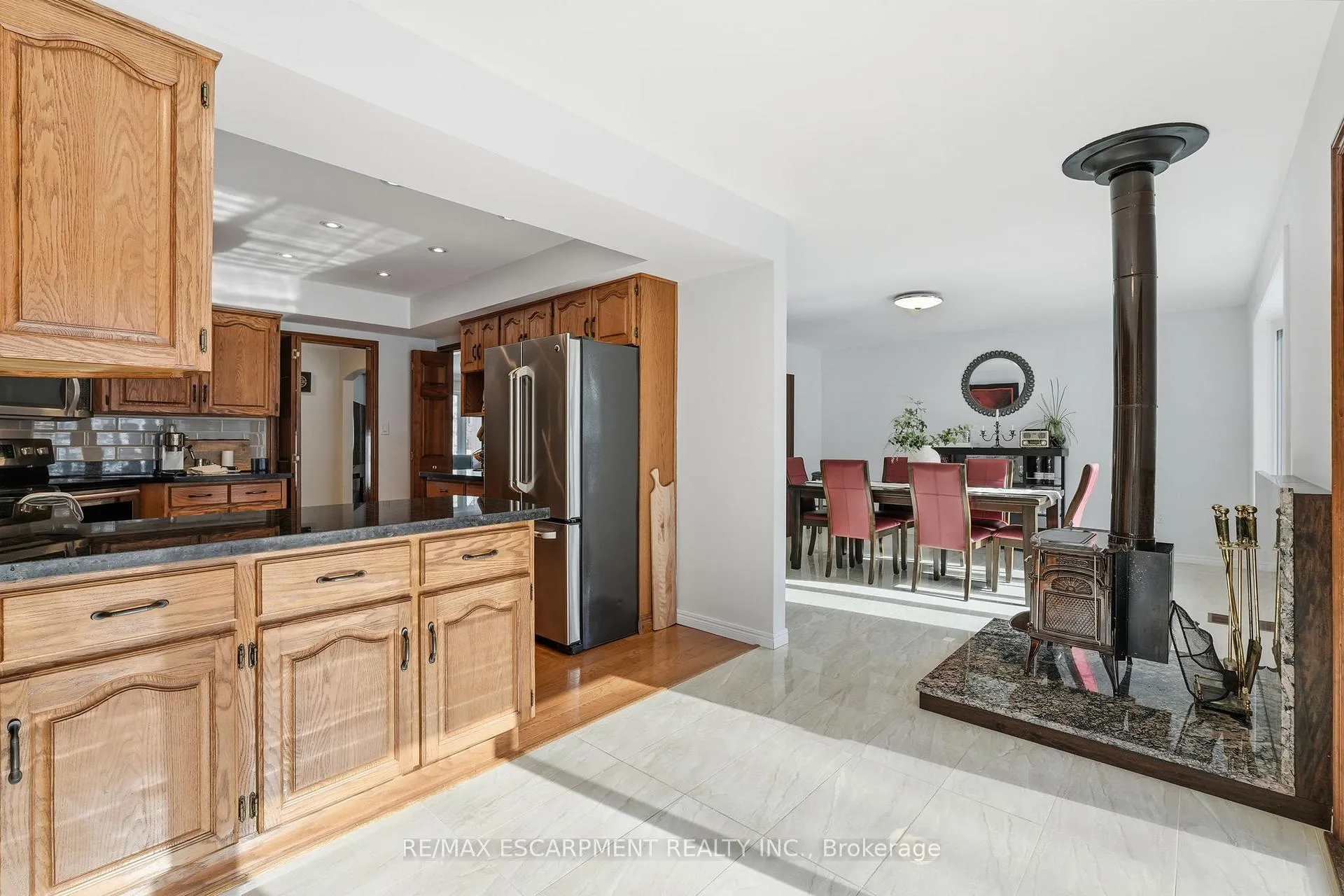 Photo 16 of 29 President Drive, Hamilton, Stoney Creek — HOMEH