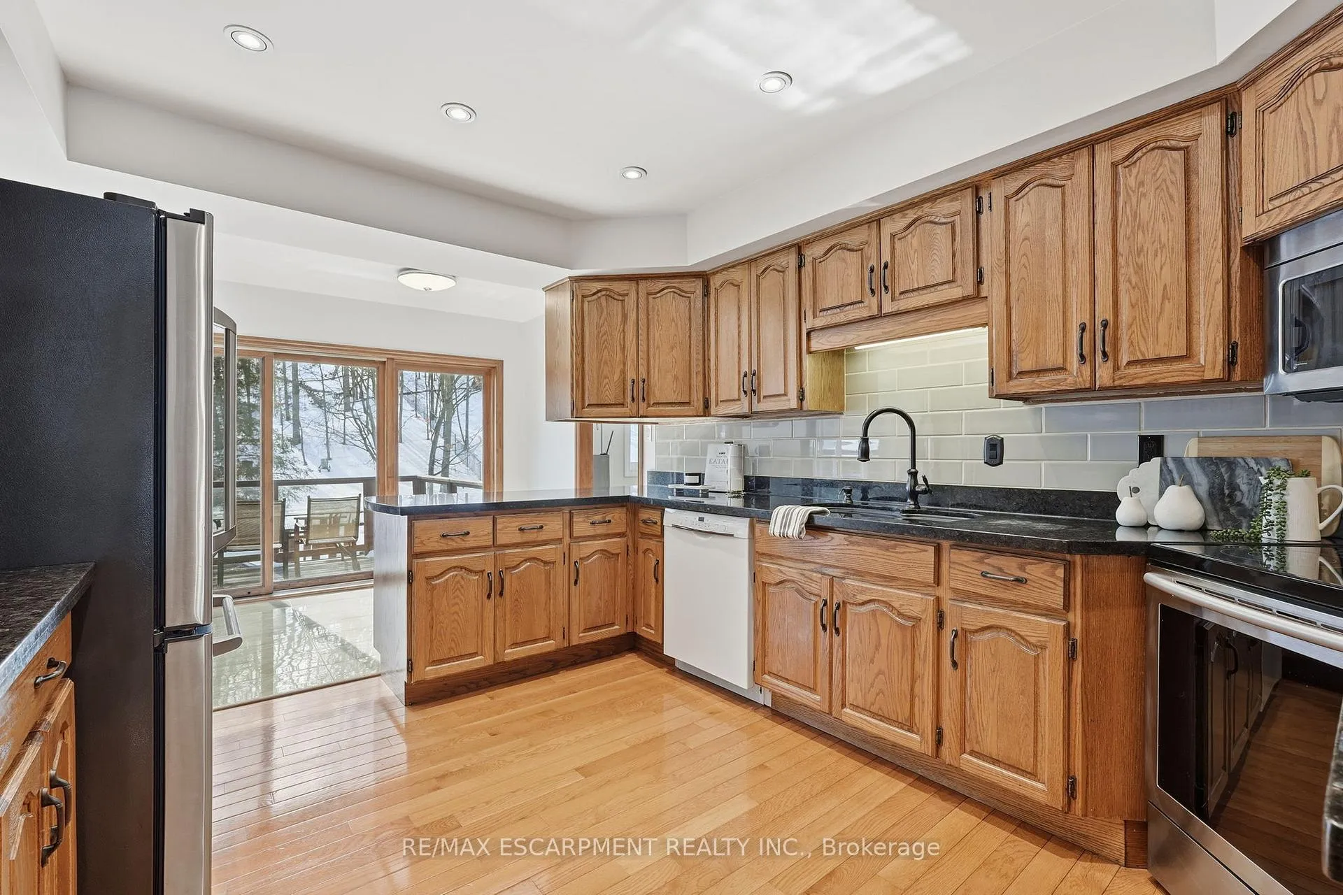 Photo 17 of 29 President Drive, Hamilton, Stoney Creek — HOMEH