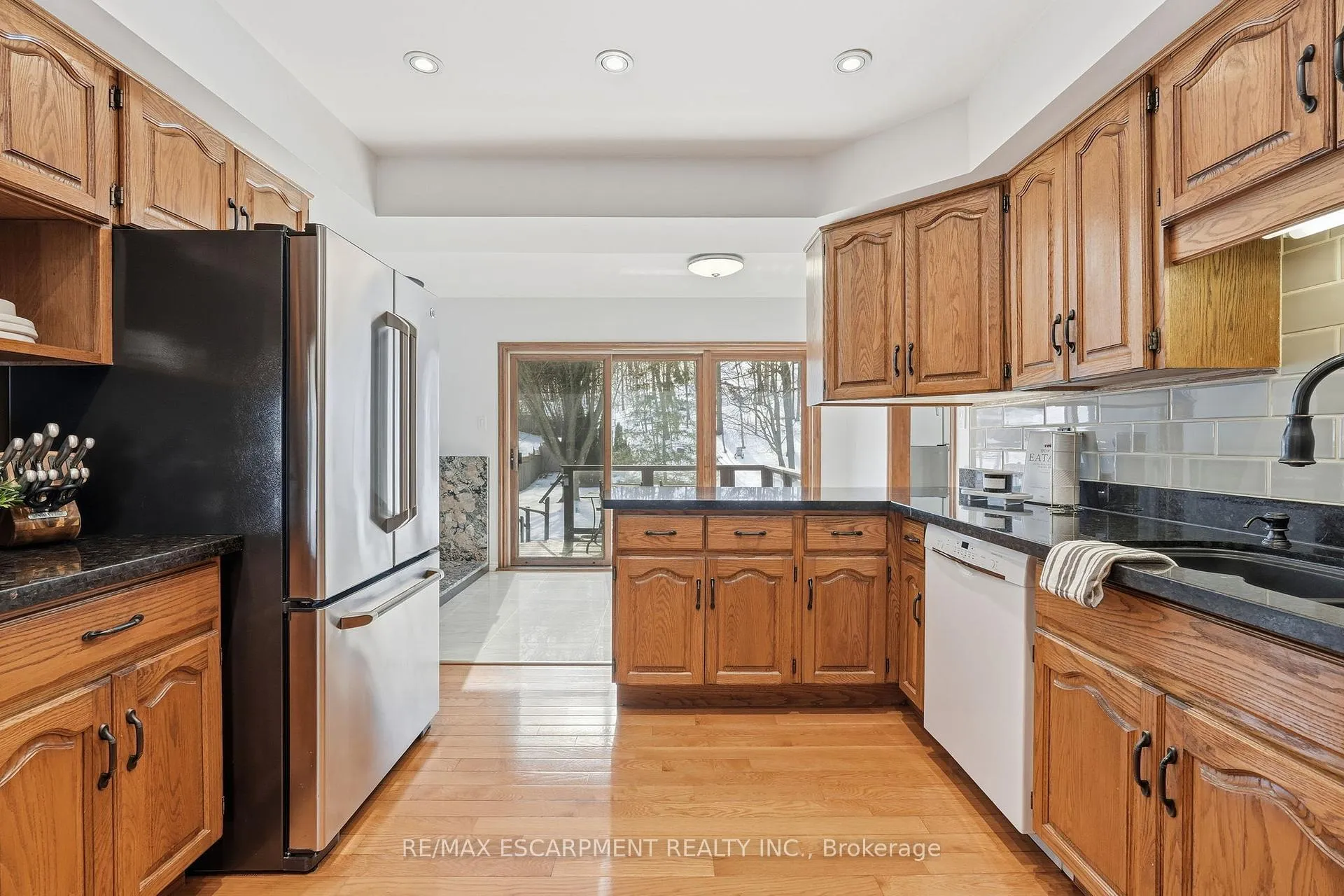 Photo 18 of 29 President Drive, Hamilton, Stoney Creek — HOMEH