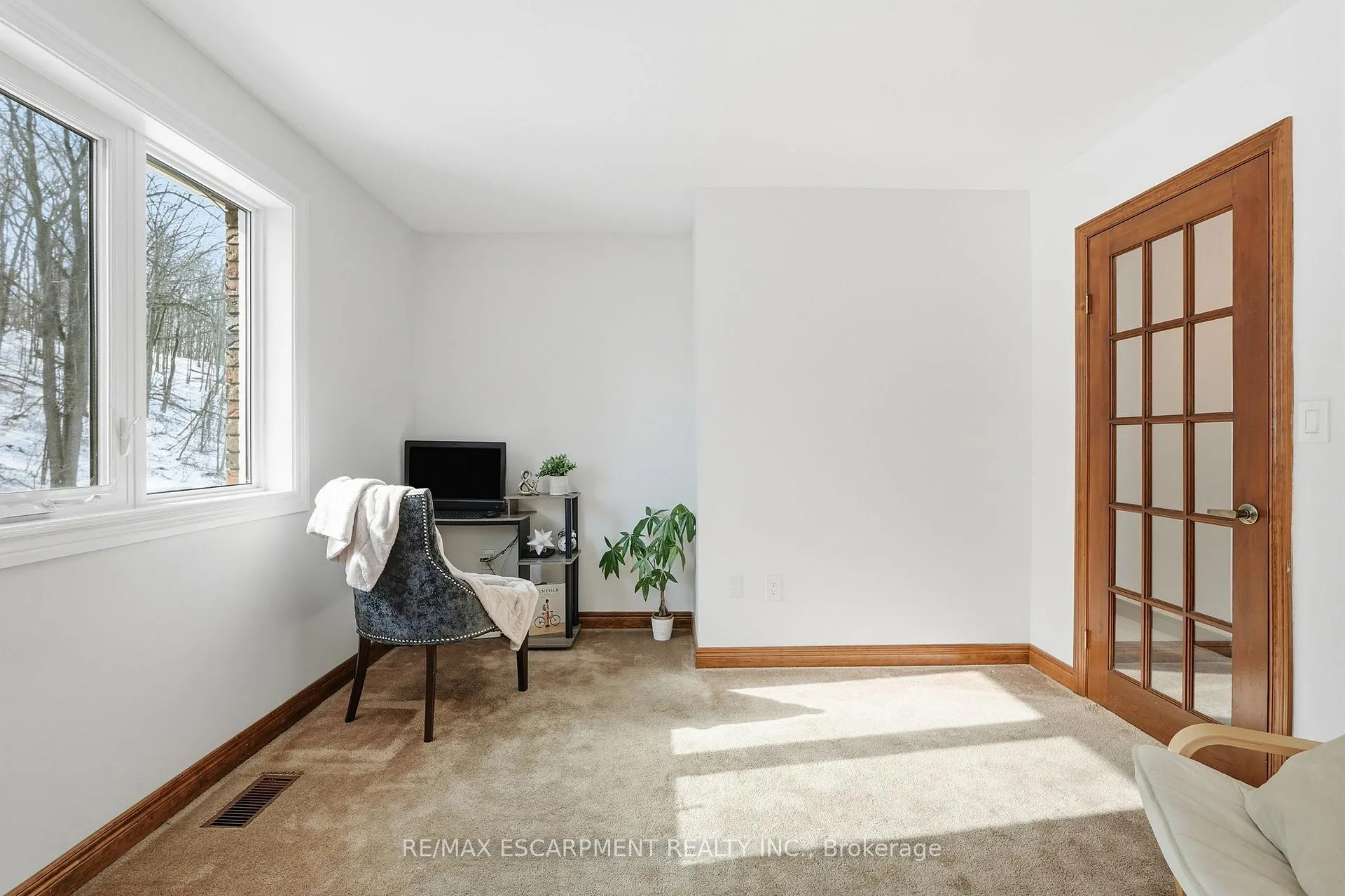 Photo 19 of 29 President Drive, Hamilton, Stoney Creek — HOMEH