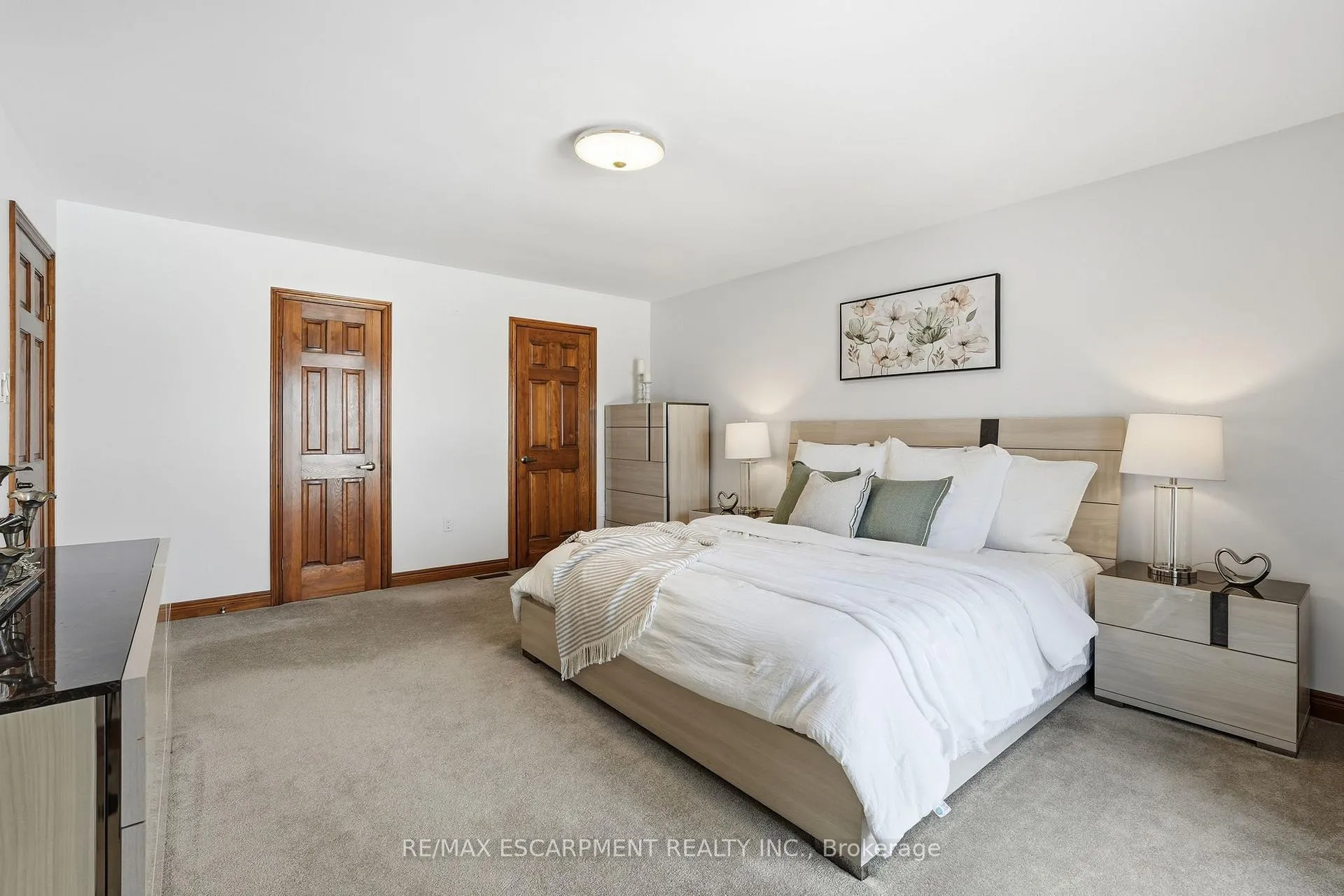 Photo 23 of 29 President Drive, Hamilton, Stoney Creek — HOMEH