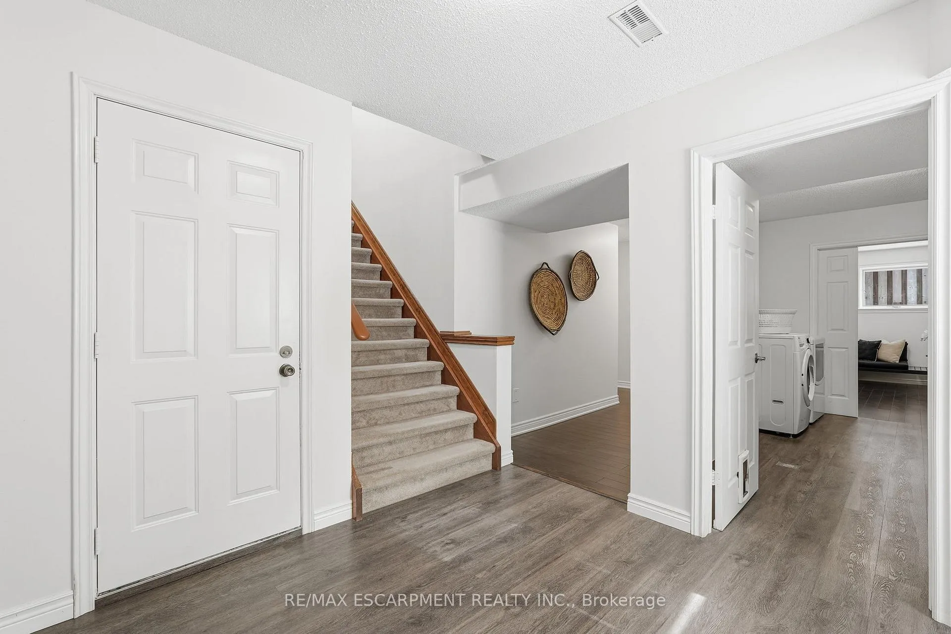 Photo 30 of 29 President Drive, Hamilton, Stoney Creek — HOMEH