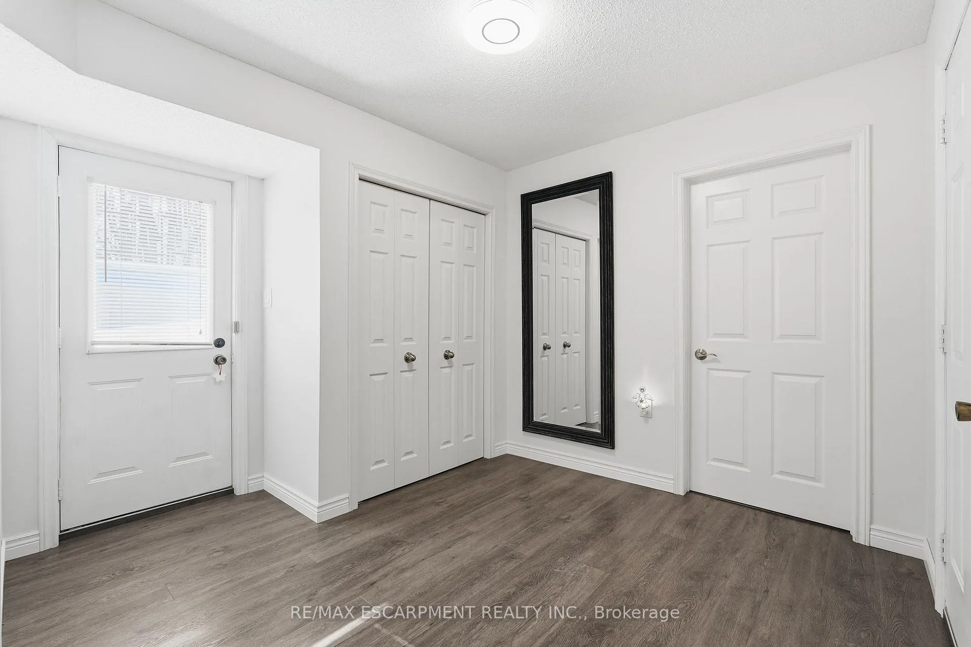 Photo 31 of 29 President Drive, Hamilton, Stoney Creek — HOMEH