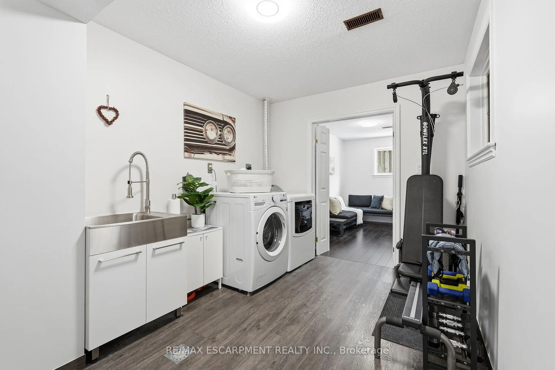 Photo 33 of 29 President Drive, Hamilton, Stoney Creek — HOMEH
