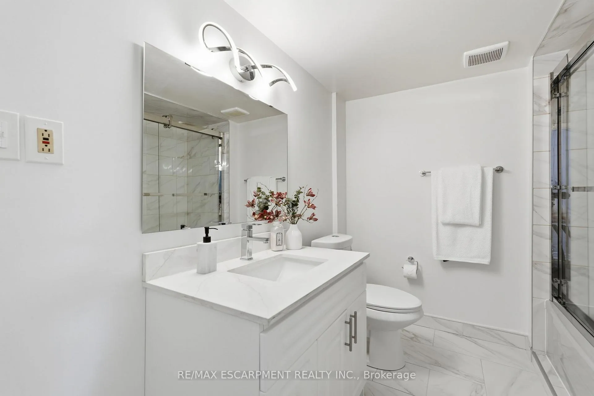 Photo 39 of 29 President Drive, Hamilton, Stoney Creek — HOMEH