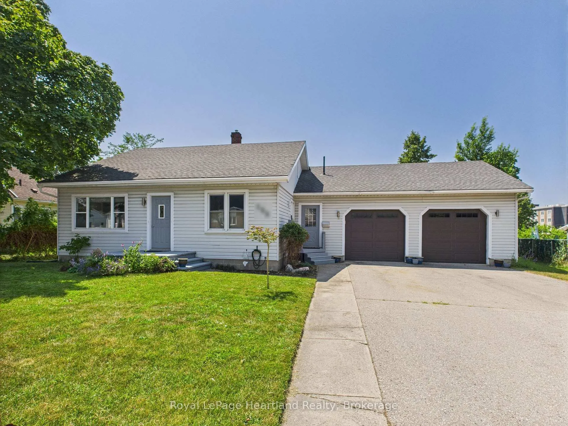 Photo 1 of 152 Bayfield Road, Goderich, Goderich (Town) — HOMEH