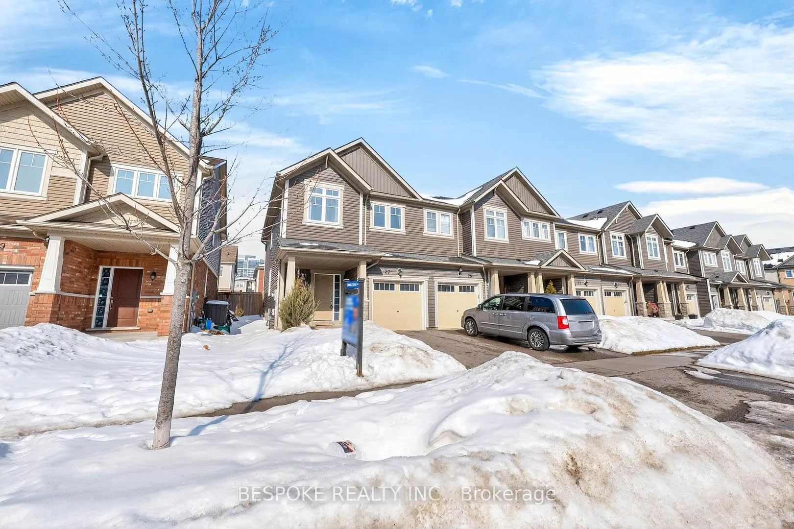 Photo 4 of 27 Tabaret Crescent, Oshawa, Windfields — HOMEH