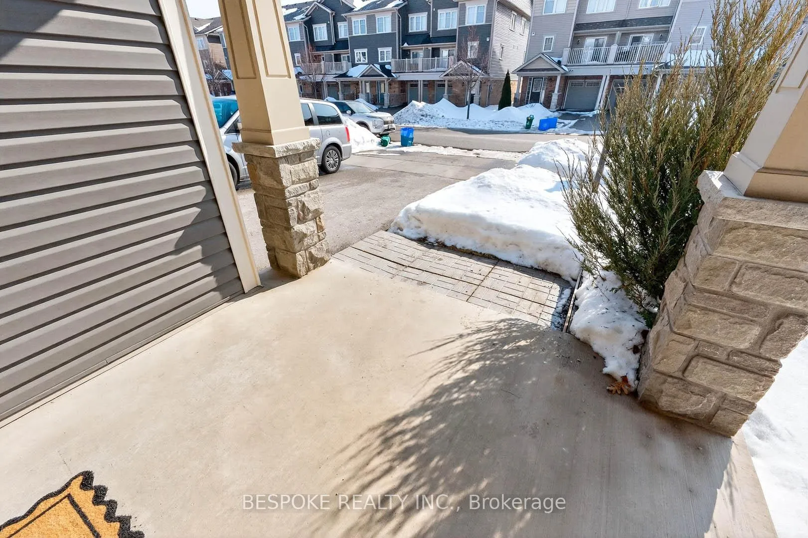 Photo 5 of 27 Tabaret Crescent, Oshawa, Windfields — HOMEH
