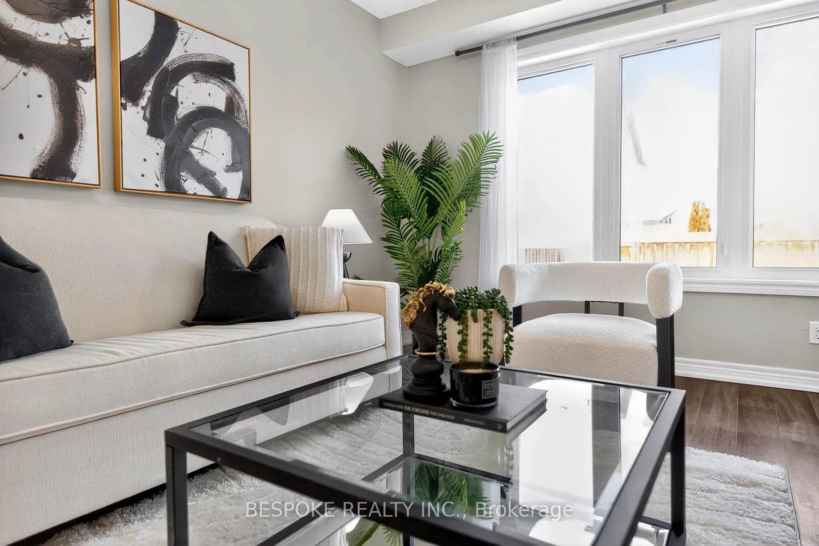 Photo 10 of 27 Tabaret Crescent, Oshawa, Windfields — HOMEH