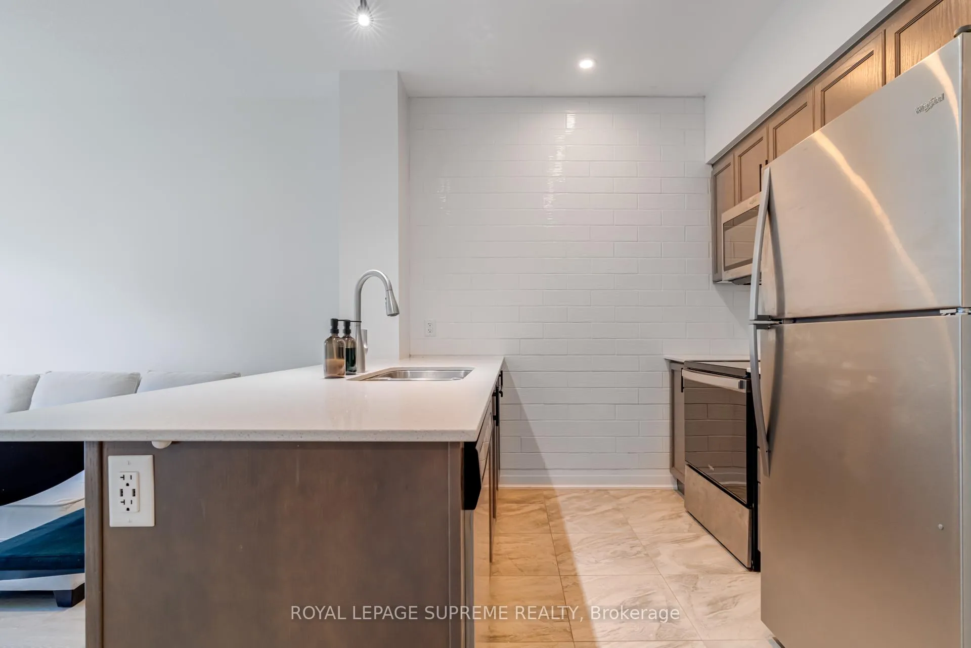 Photo 5 of Unit 337, 16 Concord Place, Grimsby, Grimsby Beach — HOMEH
