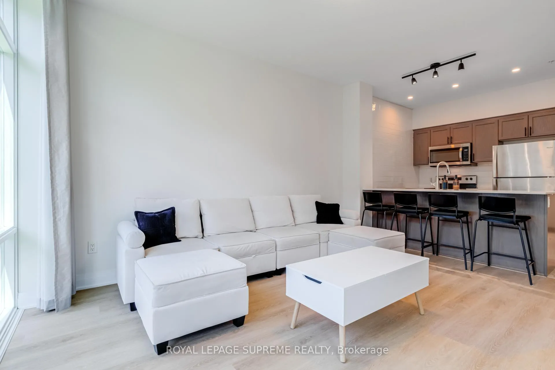 Photo 6 of Unit 337, 16 Concord Place, Grimsby, Grimsby Beach — HOMEH