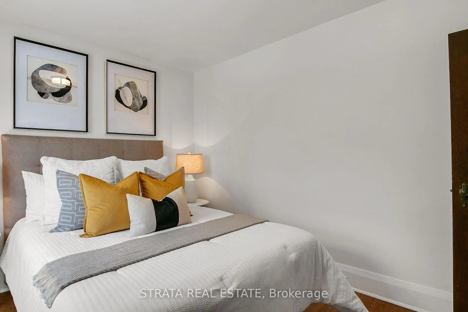 Photo 31 of 40 Roe Avenue, Toronto, Lawrence Park North — HOMEH