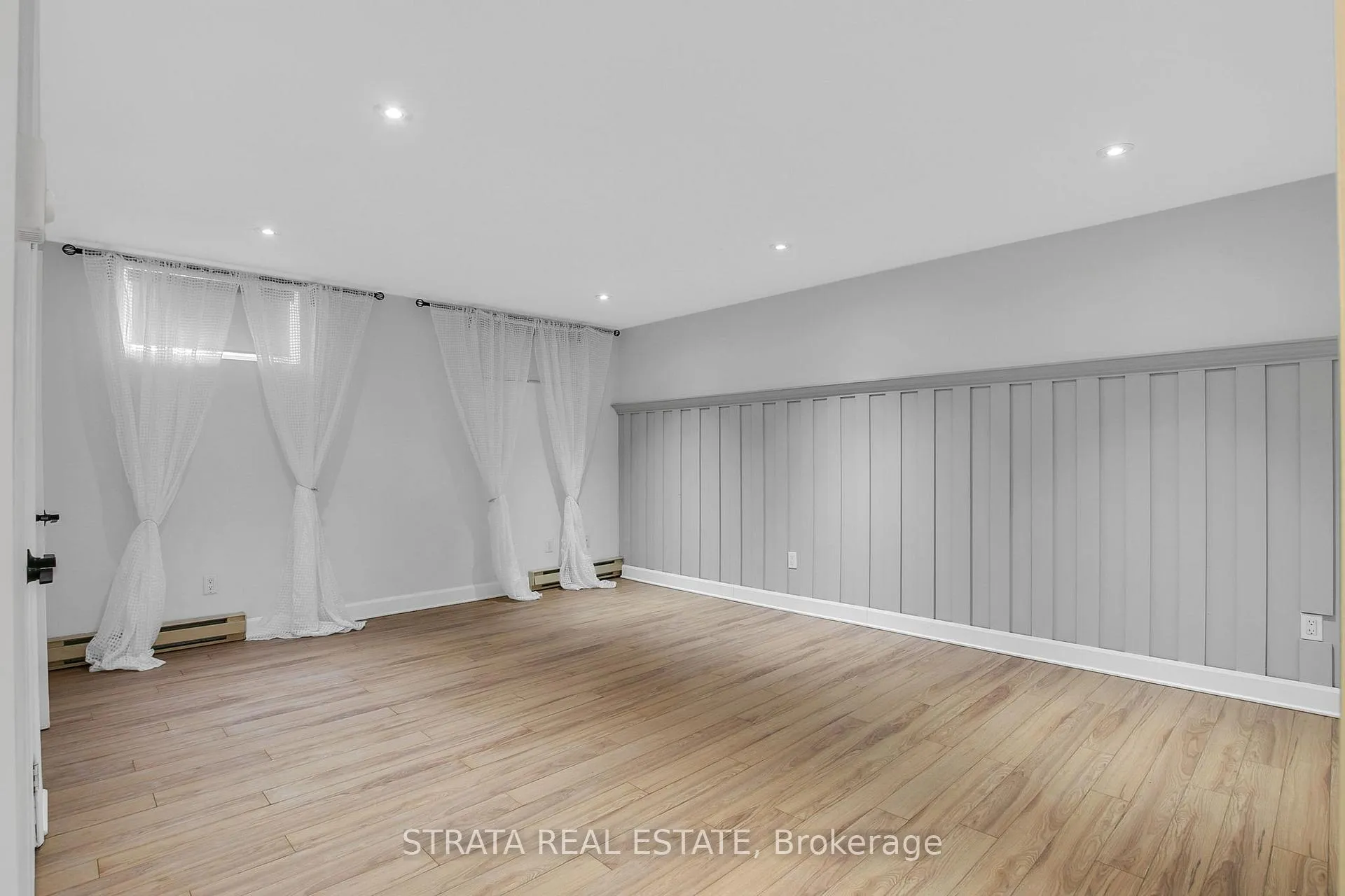 Photo 43 of 40 Roe Avenue, Toronto, Lawrence Park North — HOMEH