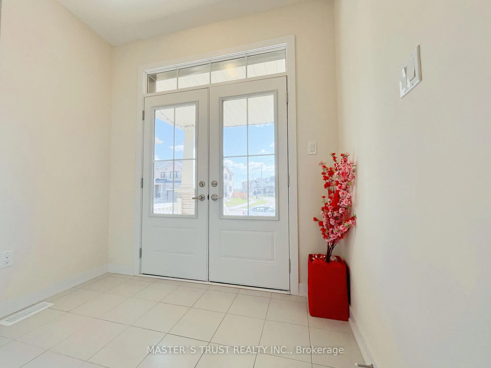 Photo 2 of 141 Keelson Street, Welland, Dain City — HOMEH