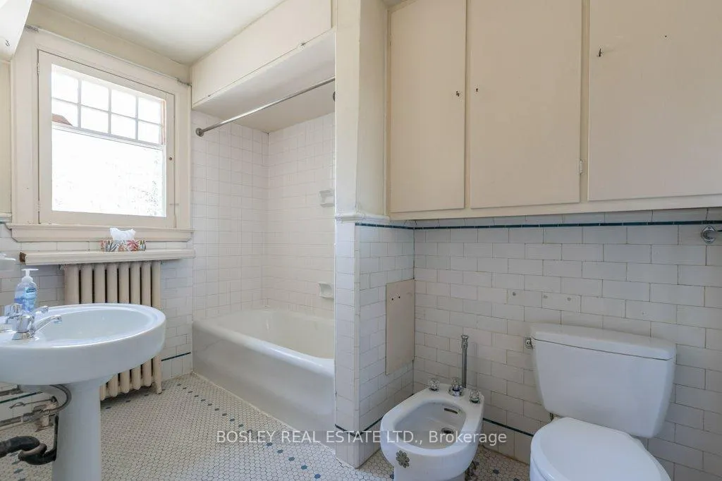Photo 27 of 47 Harper Avenue, Toronto, Rosedale-Moore Park — HOMEH