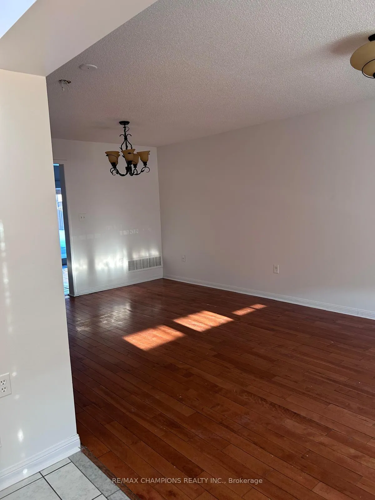 Photo 2 of 110 Mountainberry Road, Brampton, Sandringham-Wellington — HOMEH