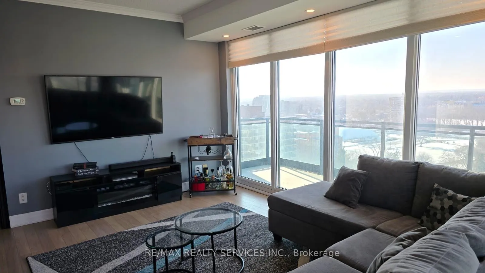 Photo 11 of Unit 1308, 100 John Street, Brampton, Downtown Brampton — HOMEH