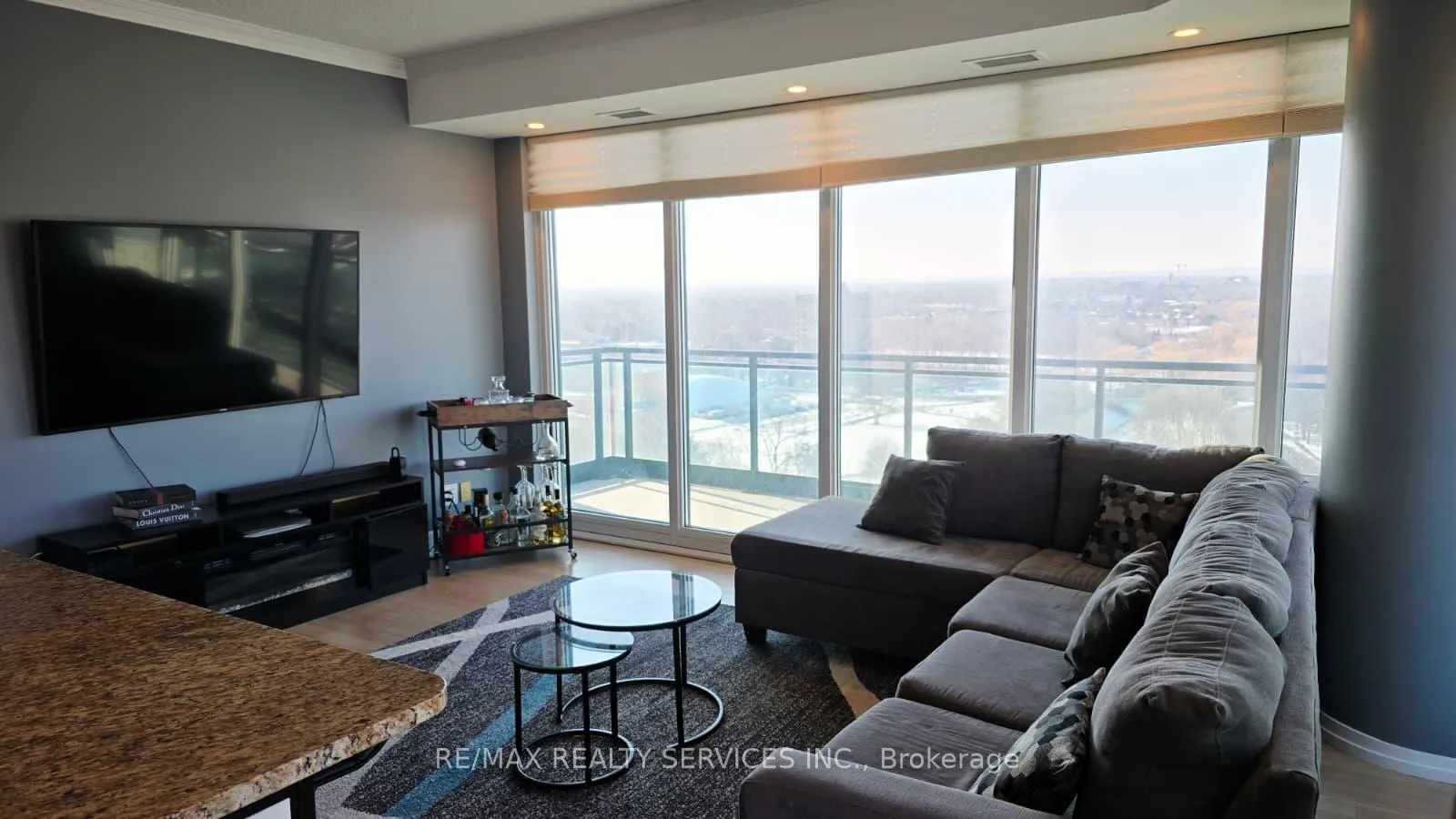 Photo 12 of Unit 1308, 100 John Street, Brampton, Downtown Brampton — HOMEH