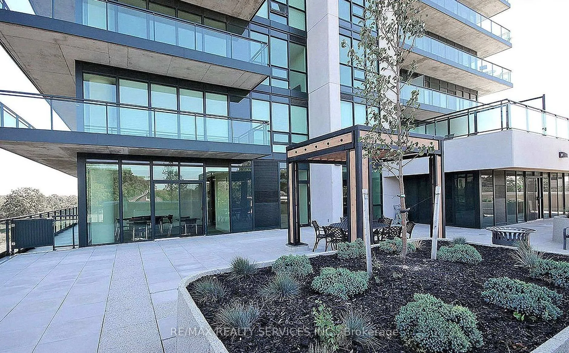 Photo 35 of Unit 1308, 100 John Street, Brampton, Downtown Brampton — HOMEH