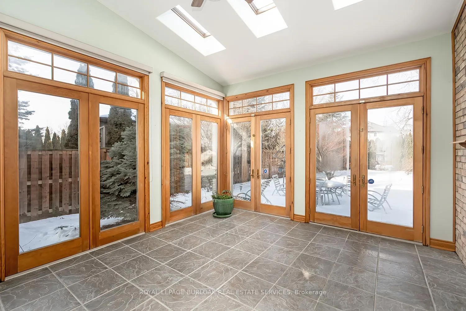 Photo 18 of 1031 Pelham Road, St. Catharines, Rykert/Vansickle — HOMEH