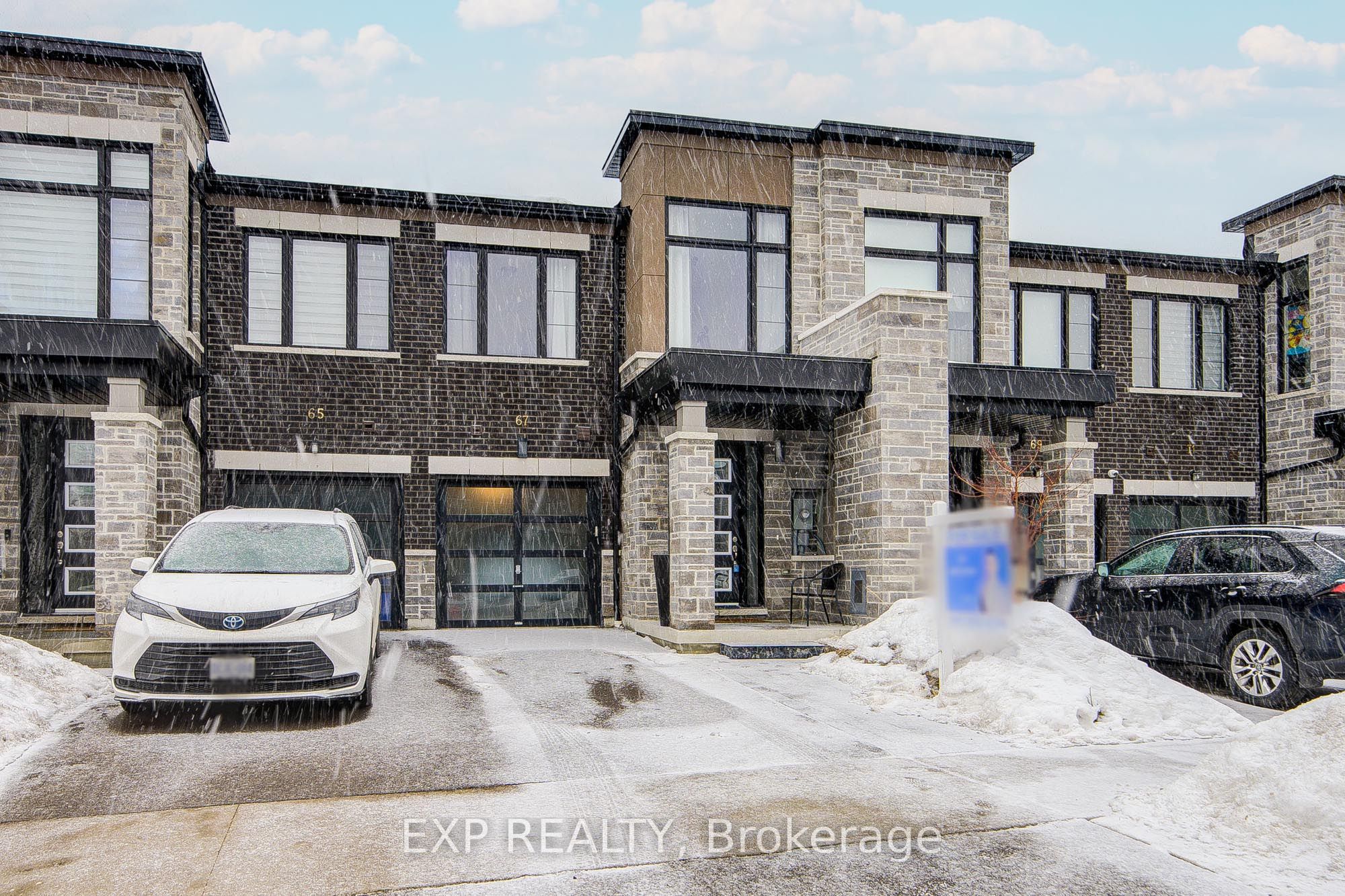 Photo 2 of 67 Pine Gate Place, Whitby, Williamsburg — HOMEH