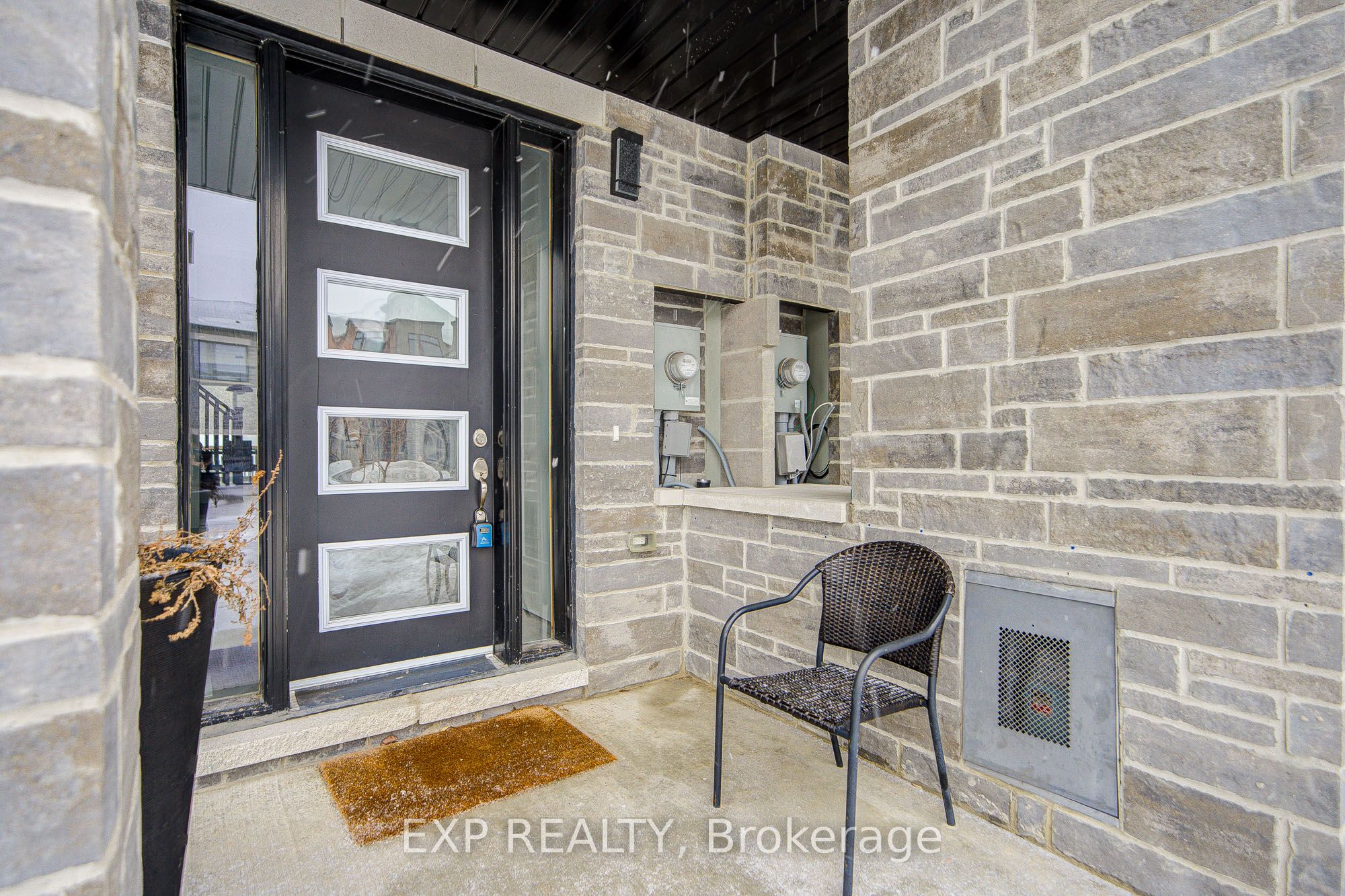 Photo 3 of 67 Pine Gate Place, Whitby, Williamsburg — HOMEH