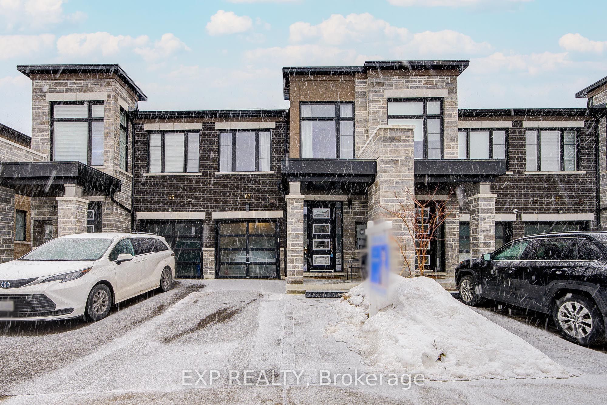 Photo 1 of 67 Pine Gate Place, Whitby, Williamsburg — HOMEH