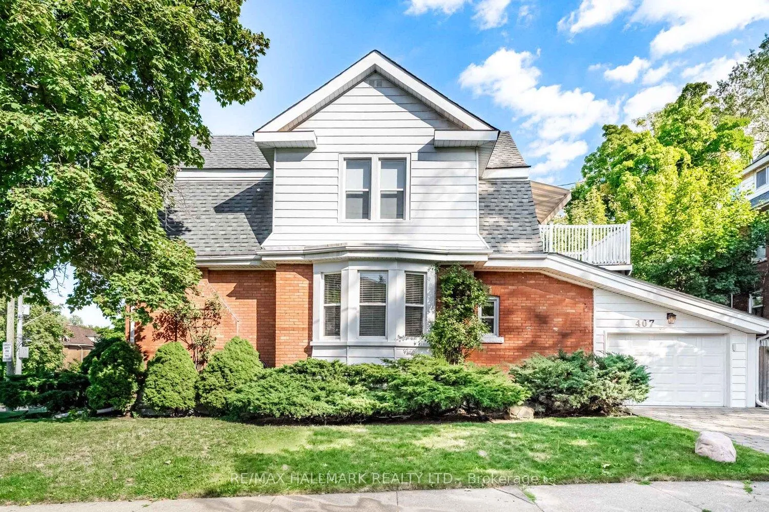 Photo 3 of 407 Aberdeen Avenue, Hamilton, Kirkendall — HOMEH