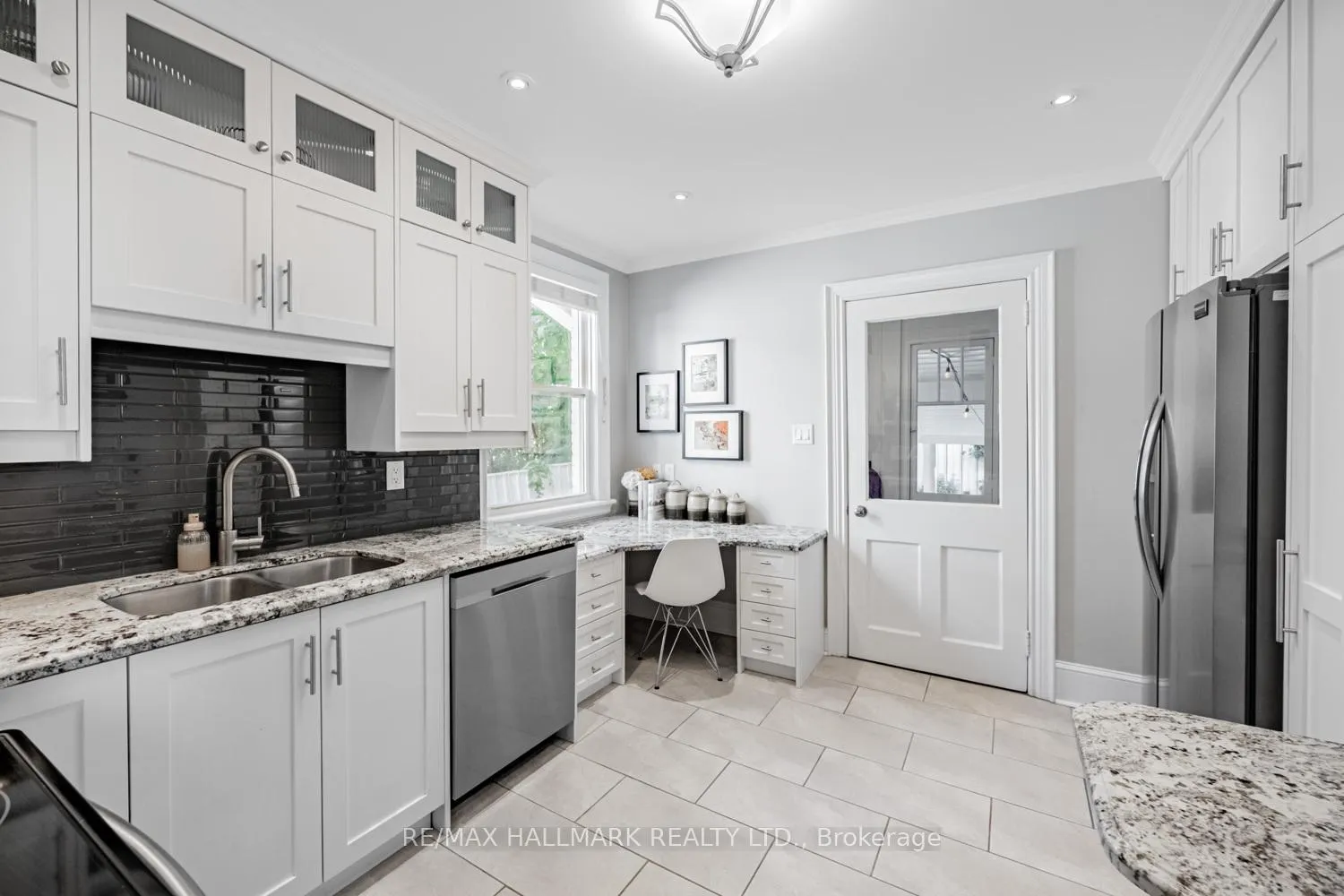 Photo 17 of 407 Aberdeen Avenue, Hamilton, Kirkendall — HOMEH