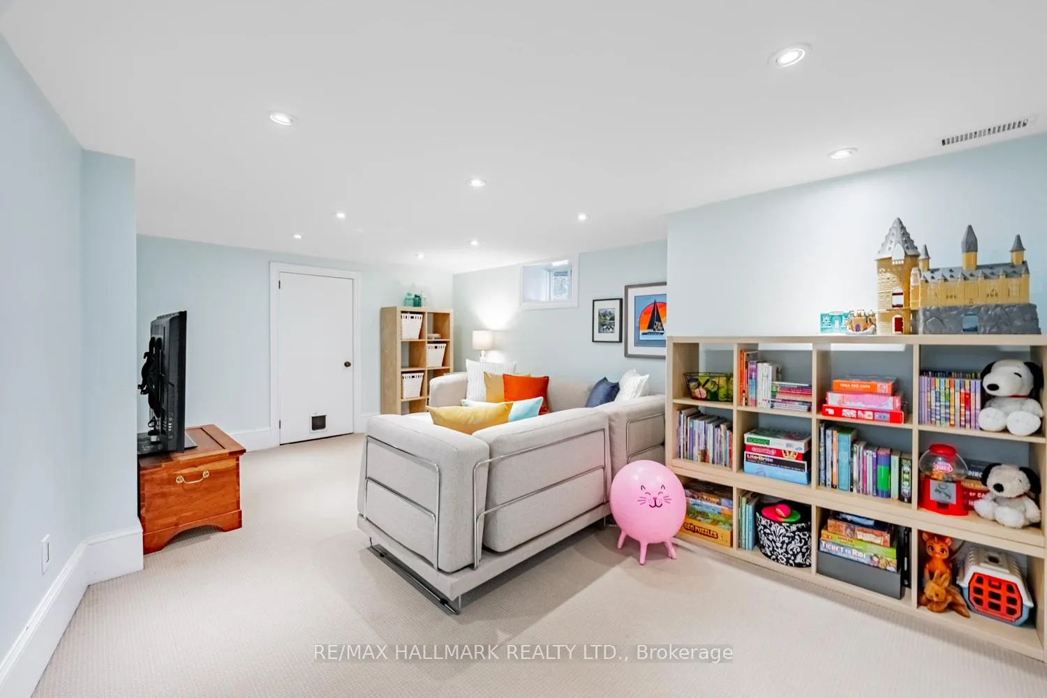 Photo 33 of 407 Aberdeen Avenue, Hamilton, Kirkendall — HOMEH