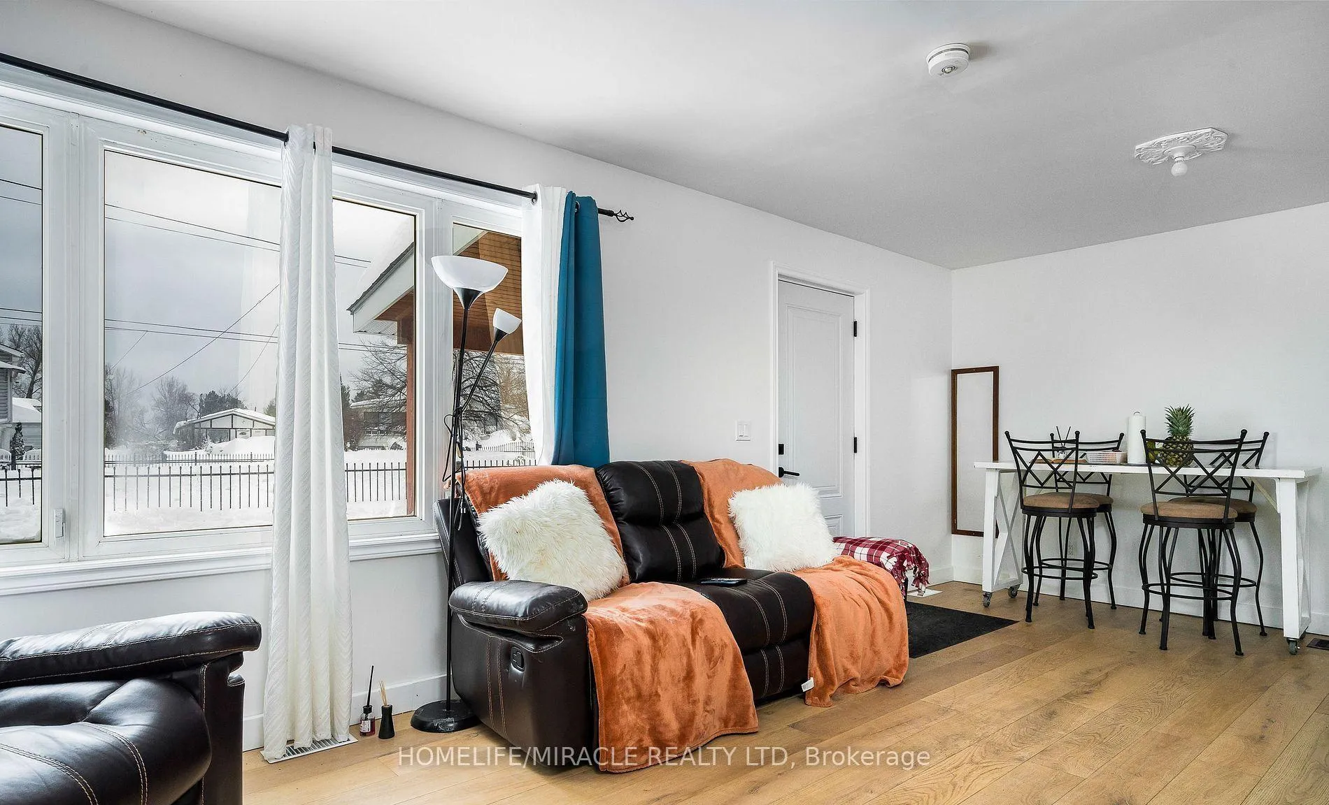 Photo 5 of 101 River Road E, Wasaga Beach — HOMEH