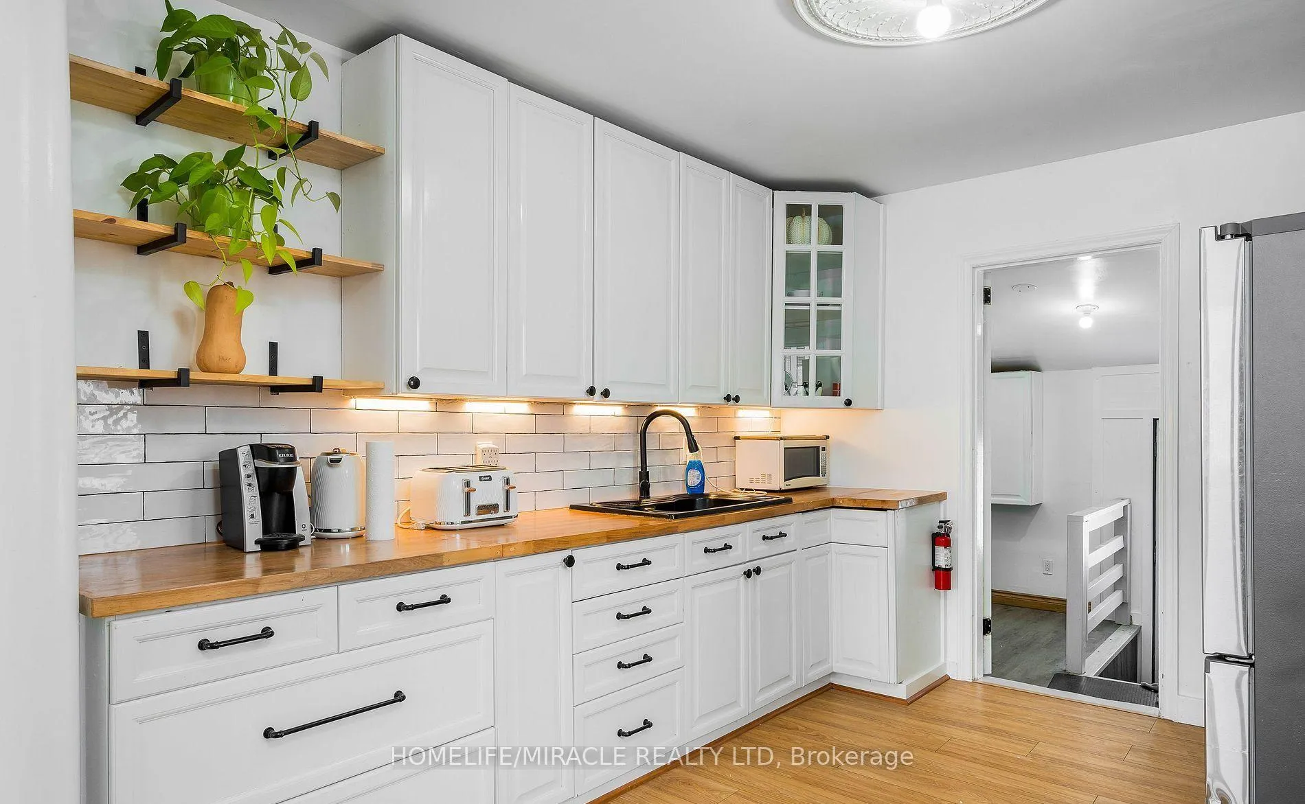 Photo 9 of 101 River Road E, Wasaga Beach — HOMEH
