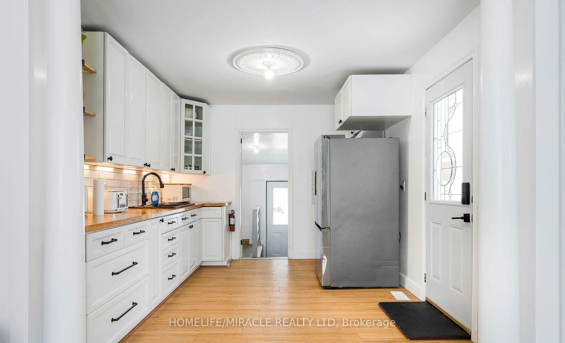 Photo 10 of 101 River Road E, Wasaga Beach — HOMEH