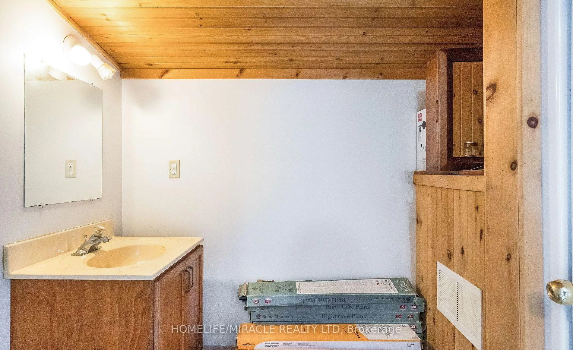 Photo 15 of 101 River Road E, Wasaga Beach — HOMEH