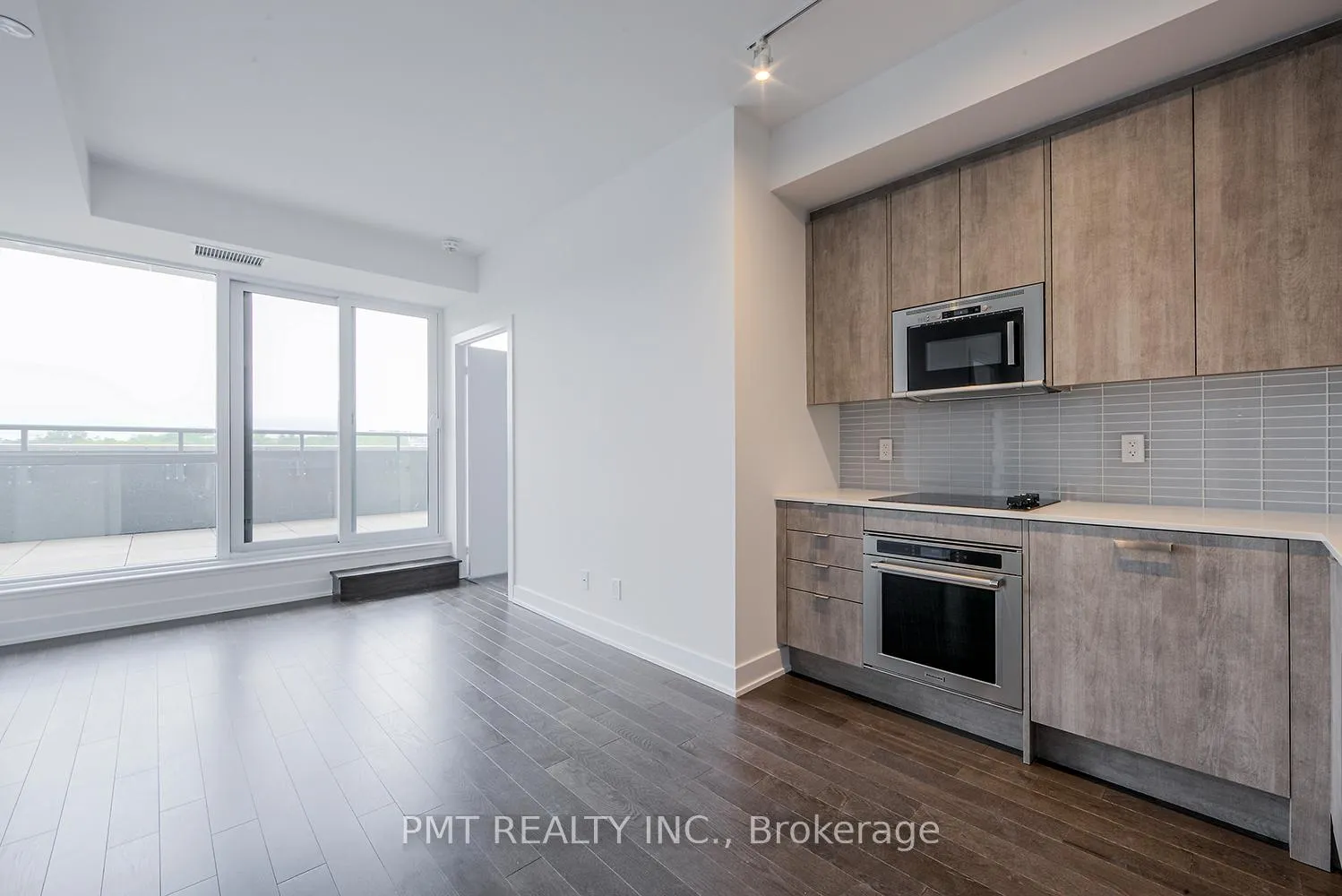 Photo 3 of Unit 510, 181 Bedford Road, Toronto, The Annex — HOMEH