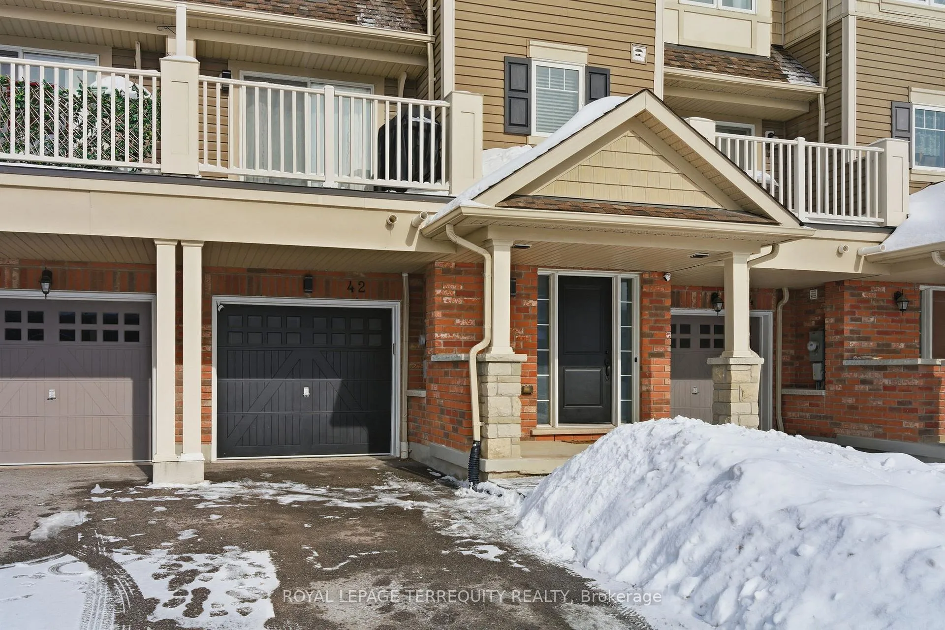 Photo 2 of 42 Artania Street, Oshawa, Windfields — HOMEH