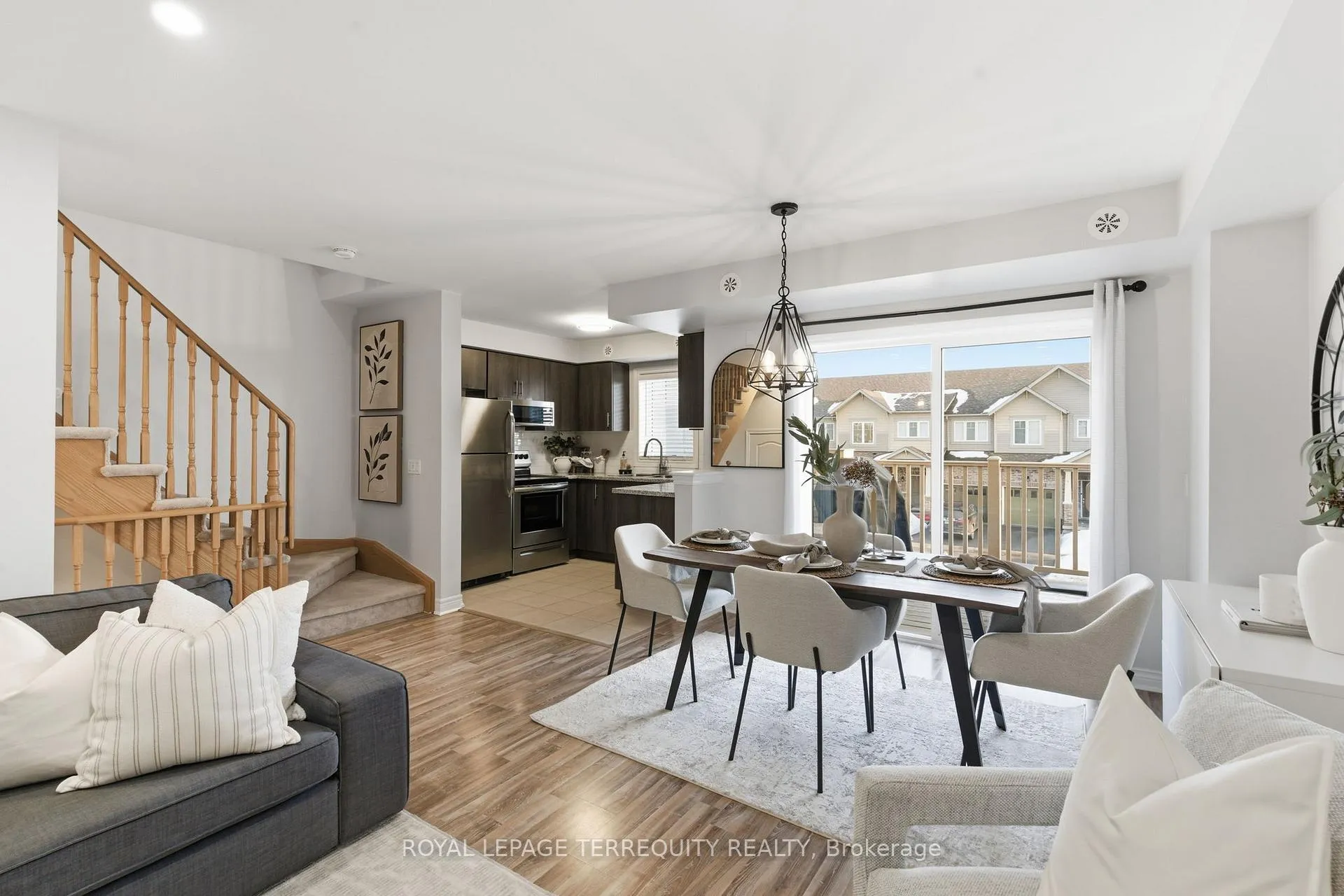 Photo 7 of 42 Artania Street, Oshawa, Windfields — HOMEH