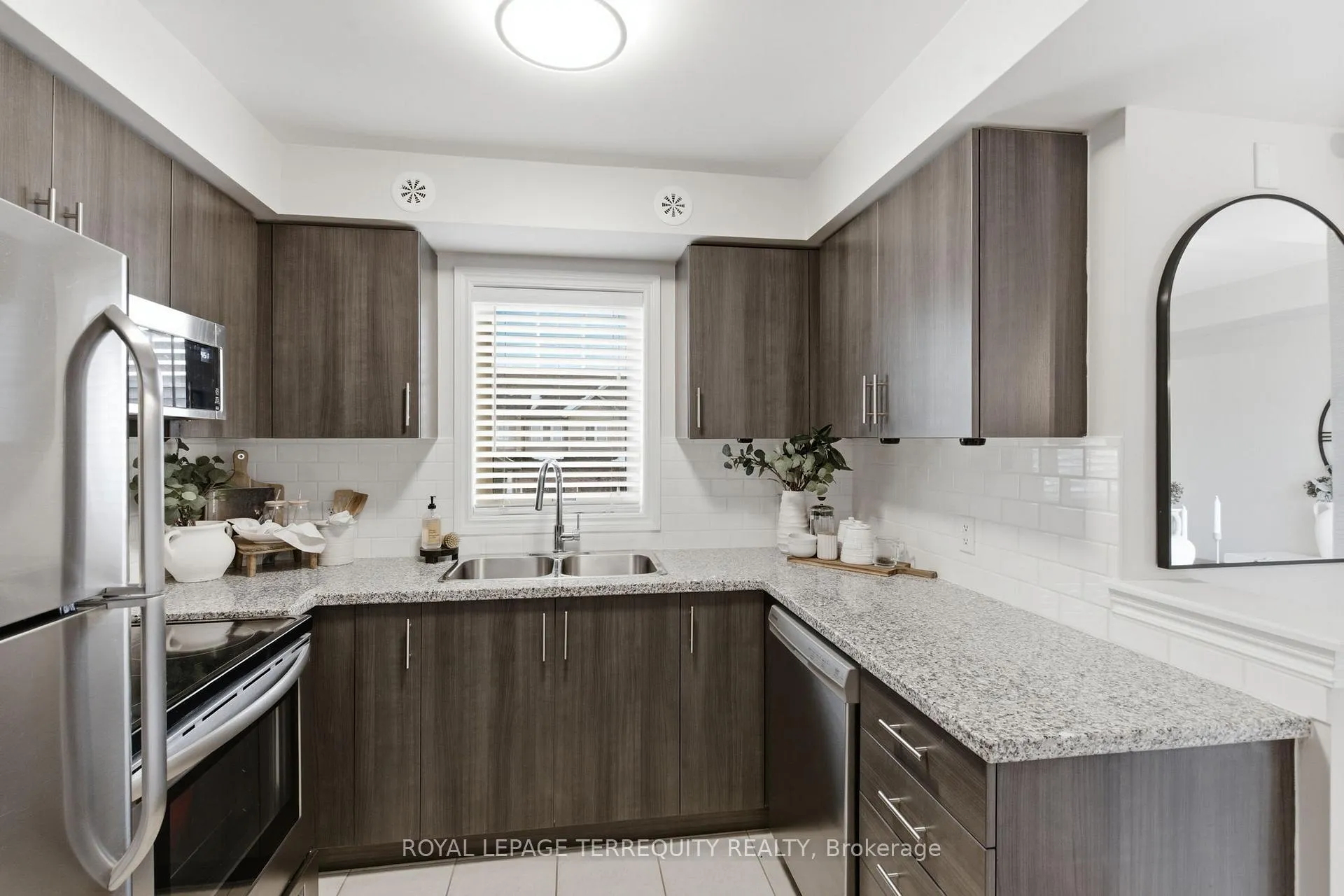 Photo 13 of 42 Artania Street, Oshawa, Windfields — HOMEH