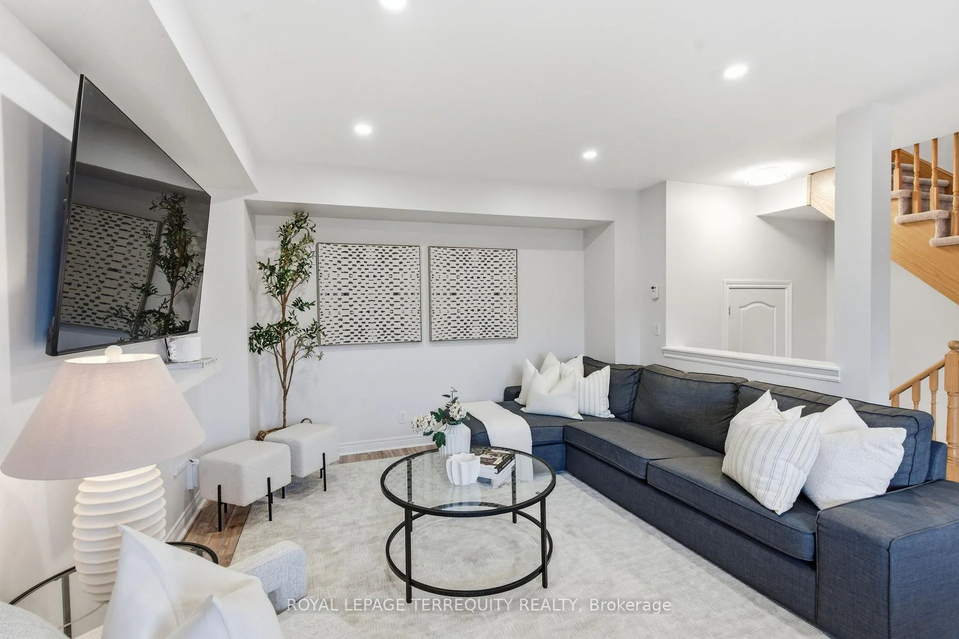 Photo 16 of 42 Artania Street, Oshawa, Windfields — HOMEH