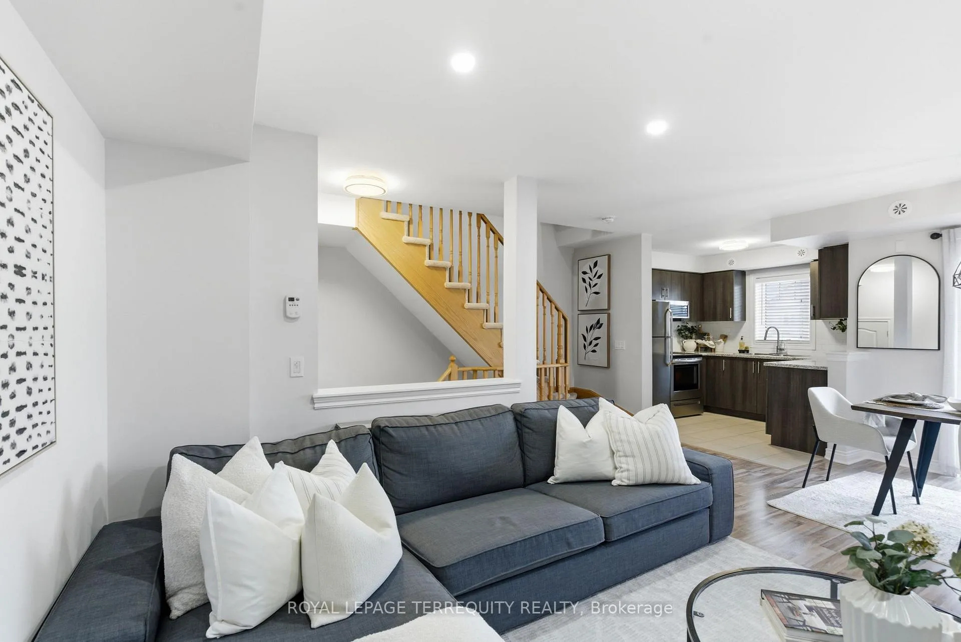 Photo 19 of 42 Artania Street, Oshawa, Windfields — HOMEH