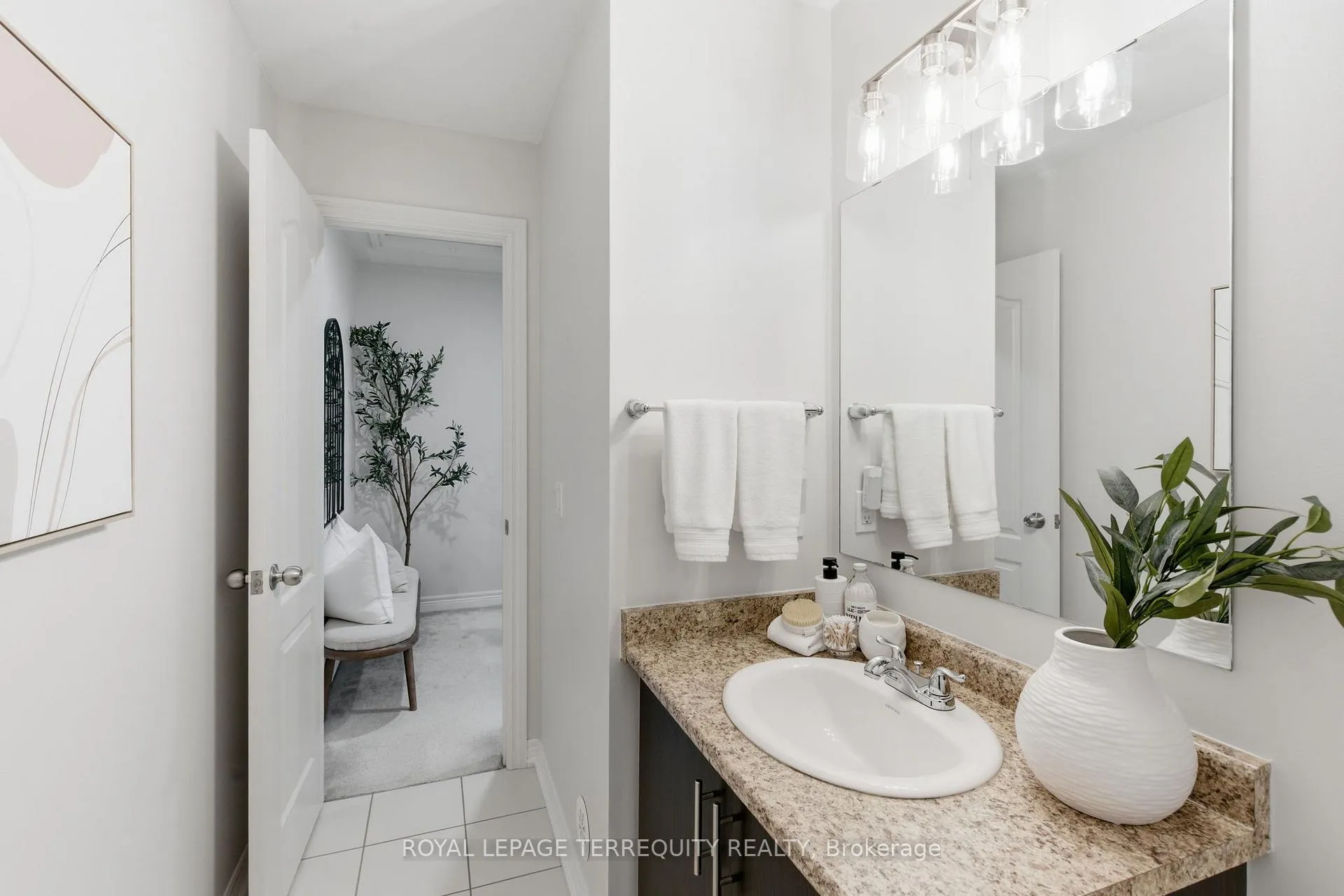 Photo 23 of 42 Artania Street, Oshawa, Windfields — HOMEH