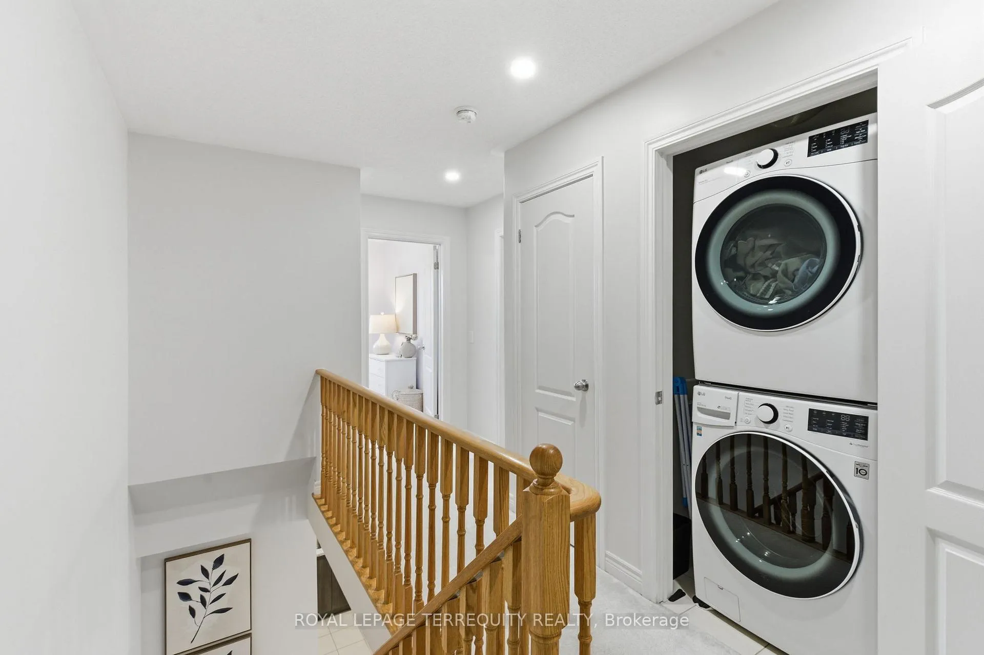 Photo 24 of 42 Artania Street, Oshawa, Windfields — HOMEH