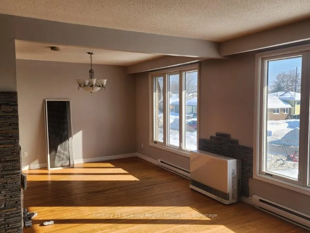 Photo 4 of 88 Beverly Road, North Bay, Widdifield — HOMEH