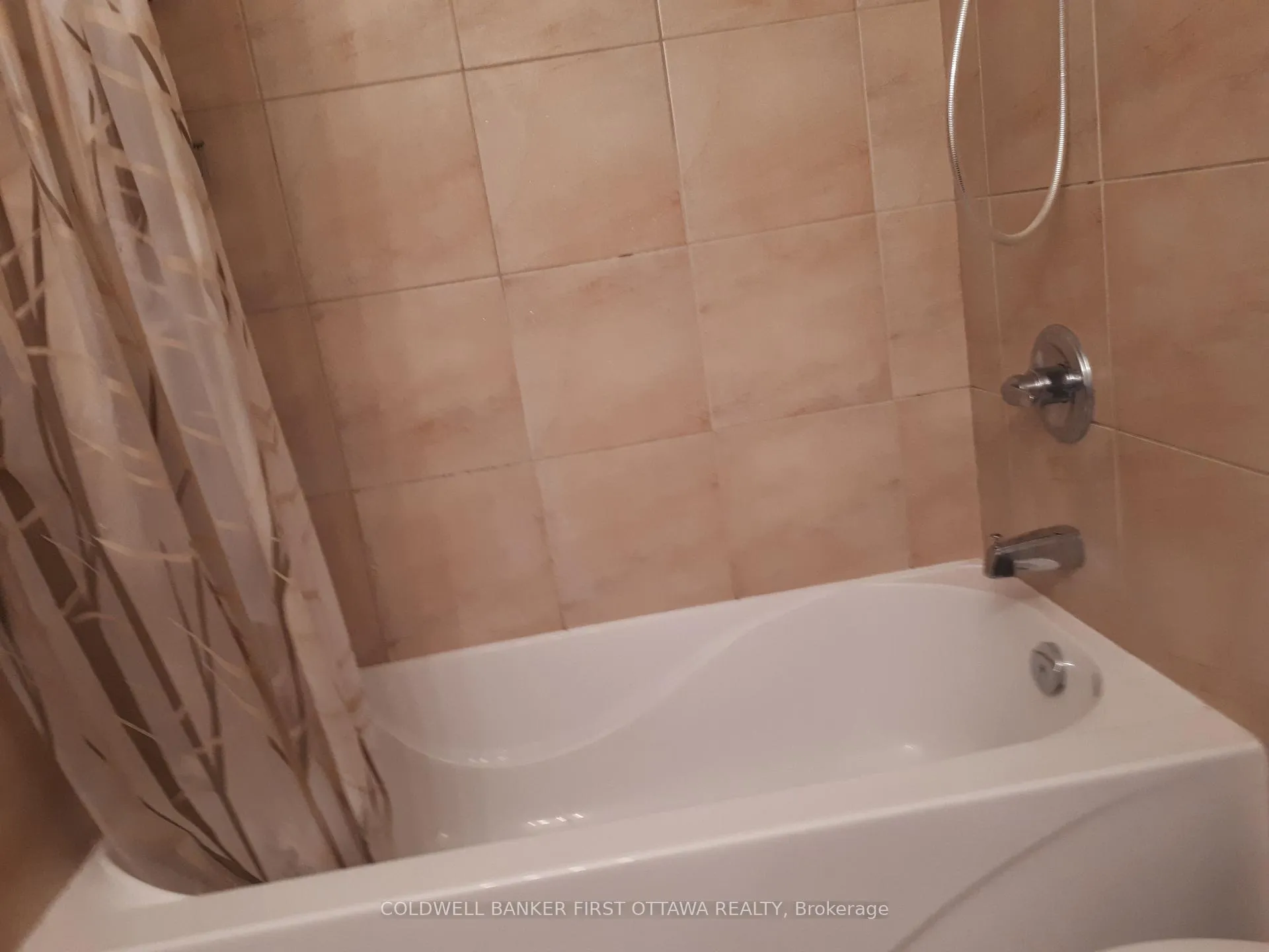 Photo 14 of Unit 104, 70 Landry Street E, Ottawa, Vanier — HOMEH