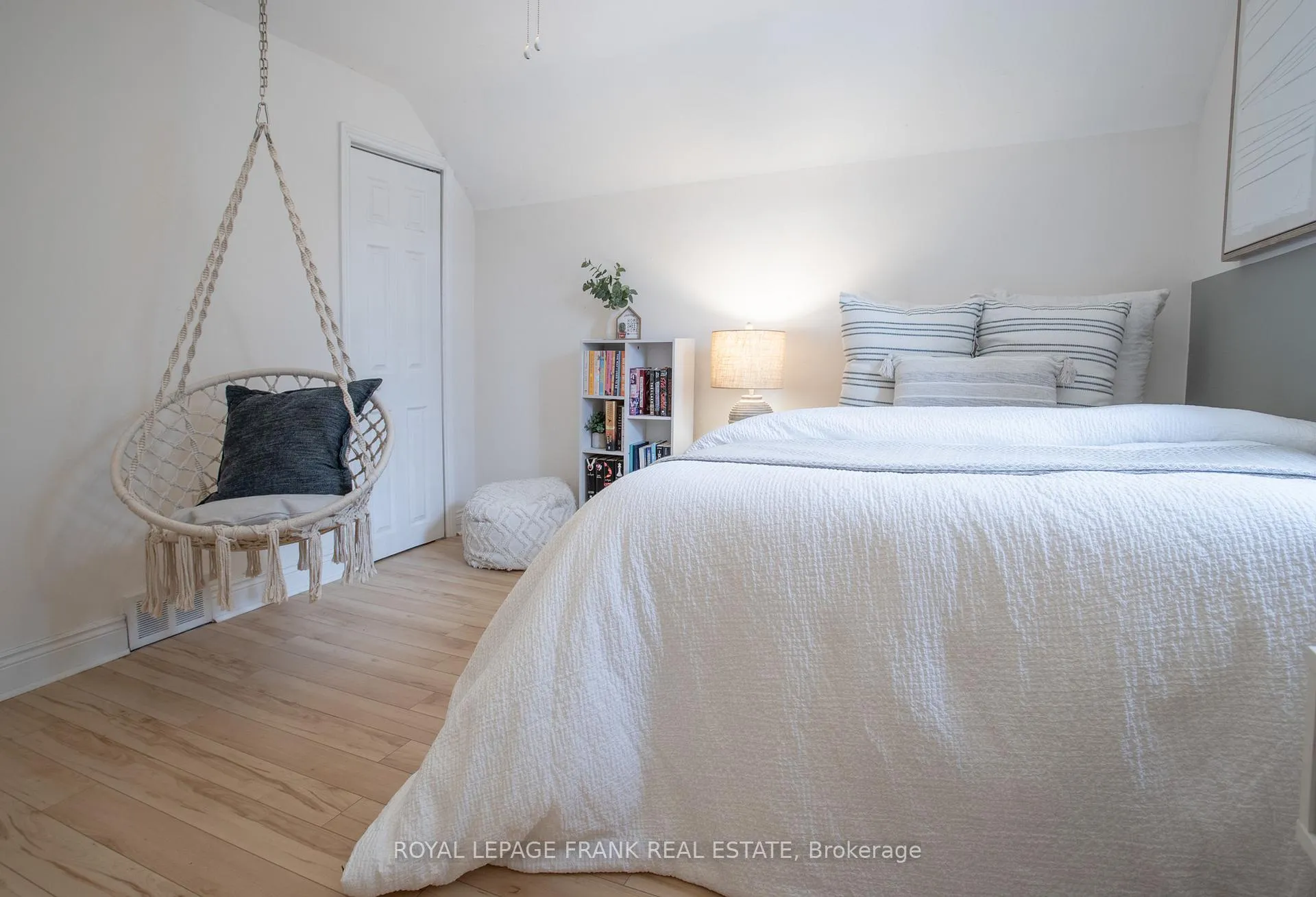 Photo 28 of 1107 Green Street, Whitby, Downtown Whitby — HOMEH